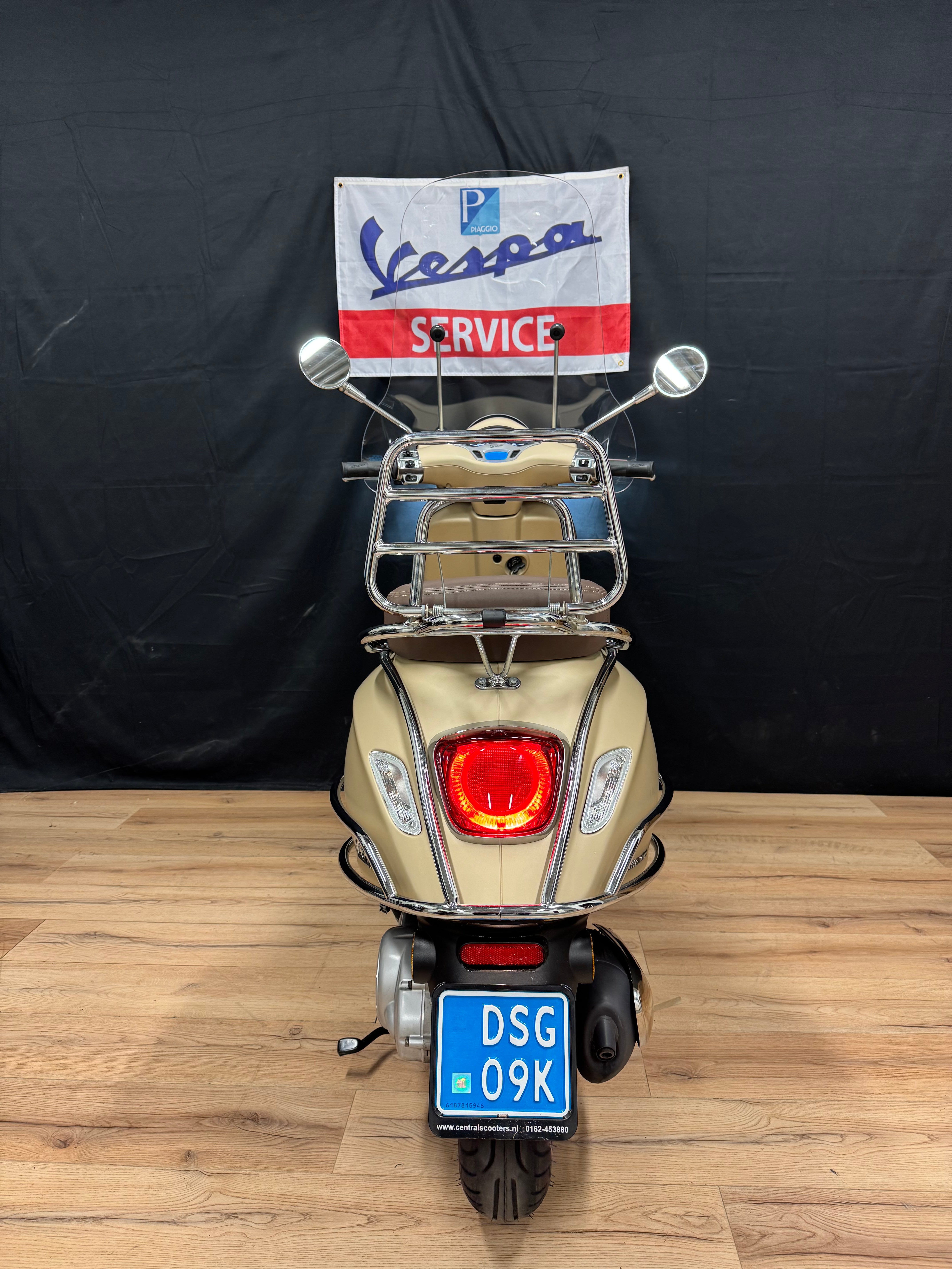 Vespa Primavera 50s | Nieuwstaat | 1800km | Uniek | Garantie