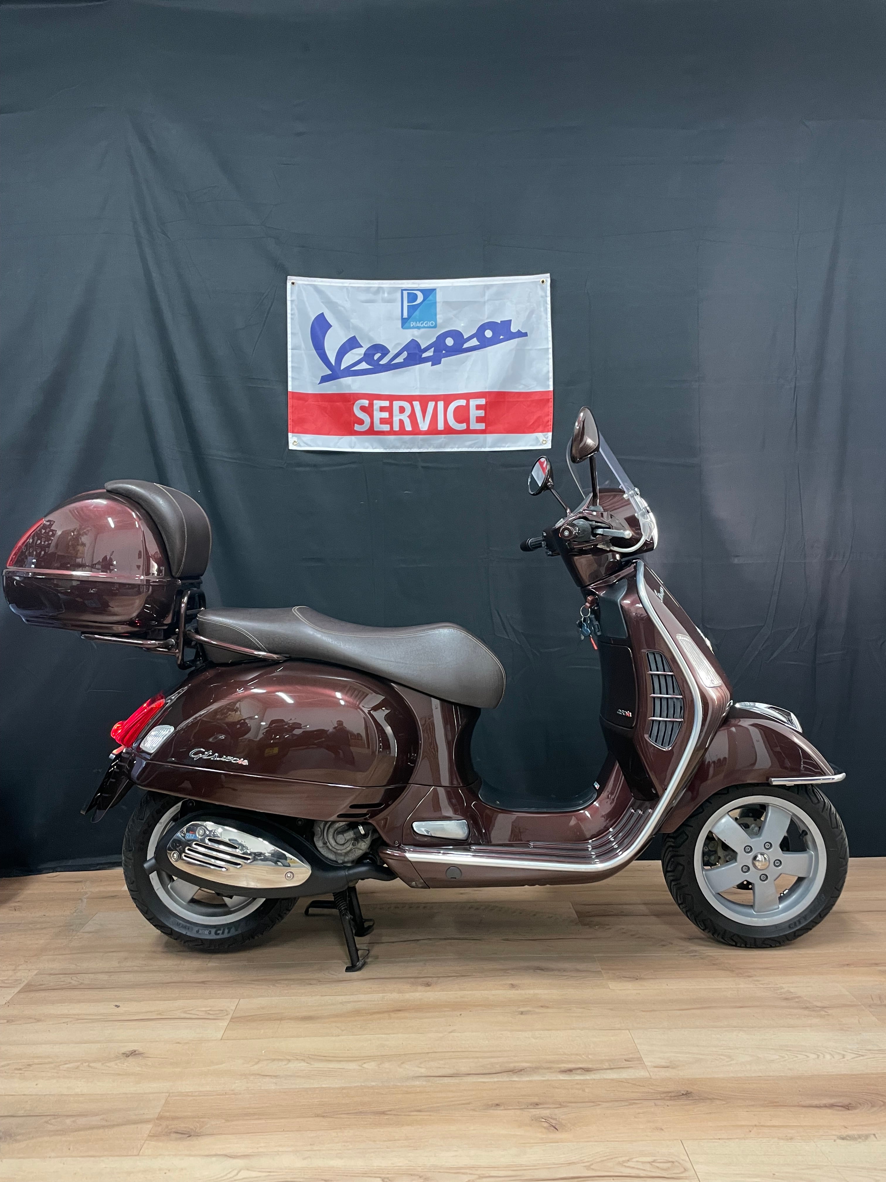Vespa GTS 250 ie | Garantie | Zeer nette staat | Opties