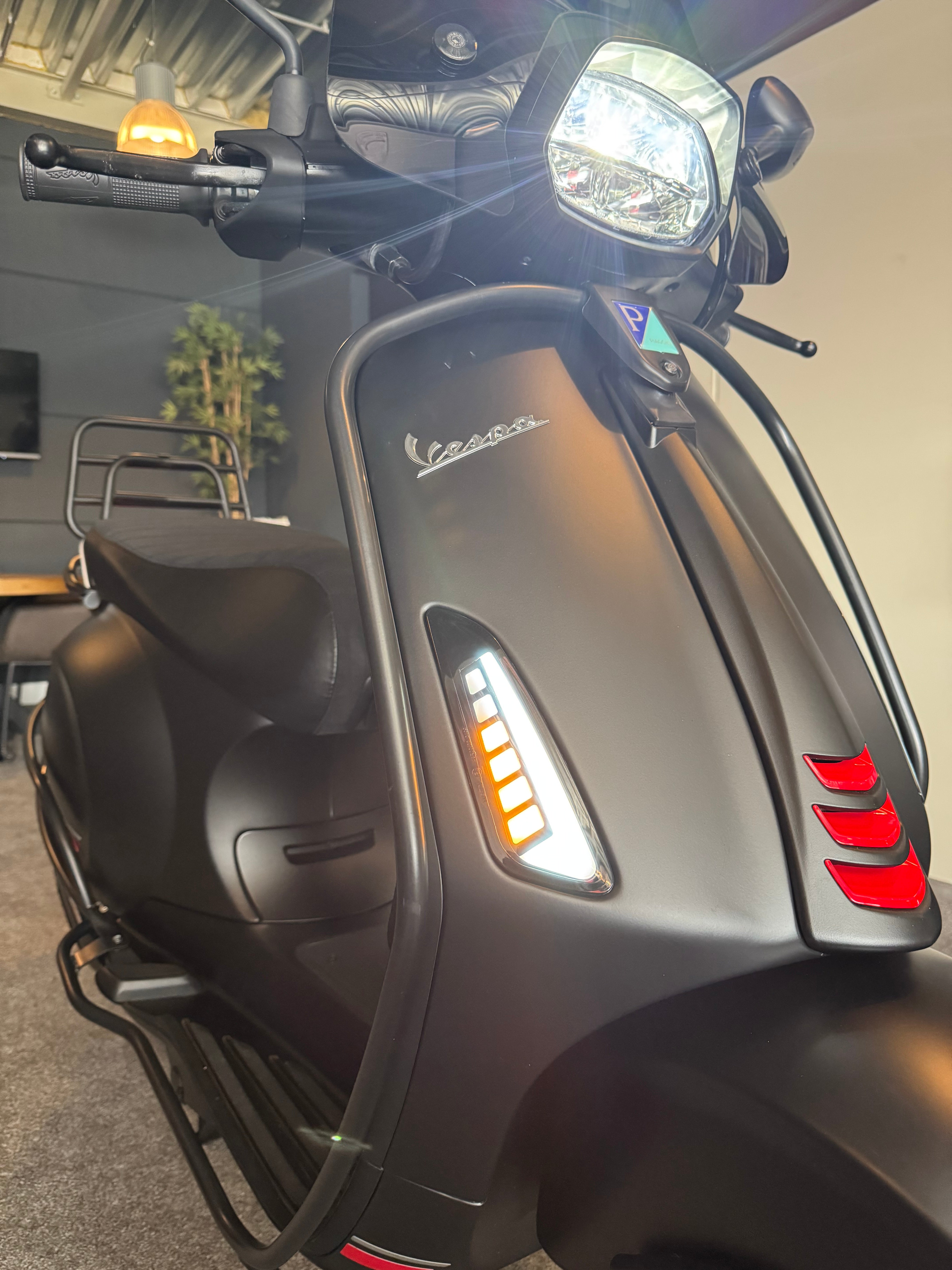 Vespa Sprint 50s | 2023 | Full option | 1e eig| Brom | Garantie