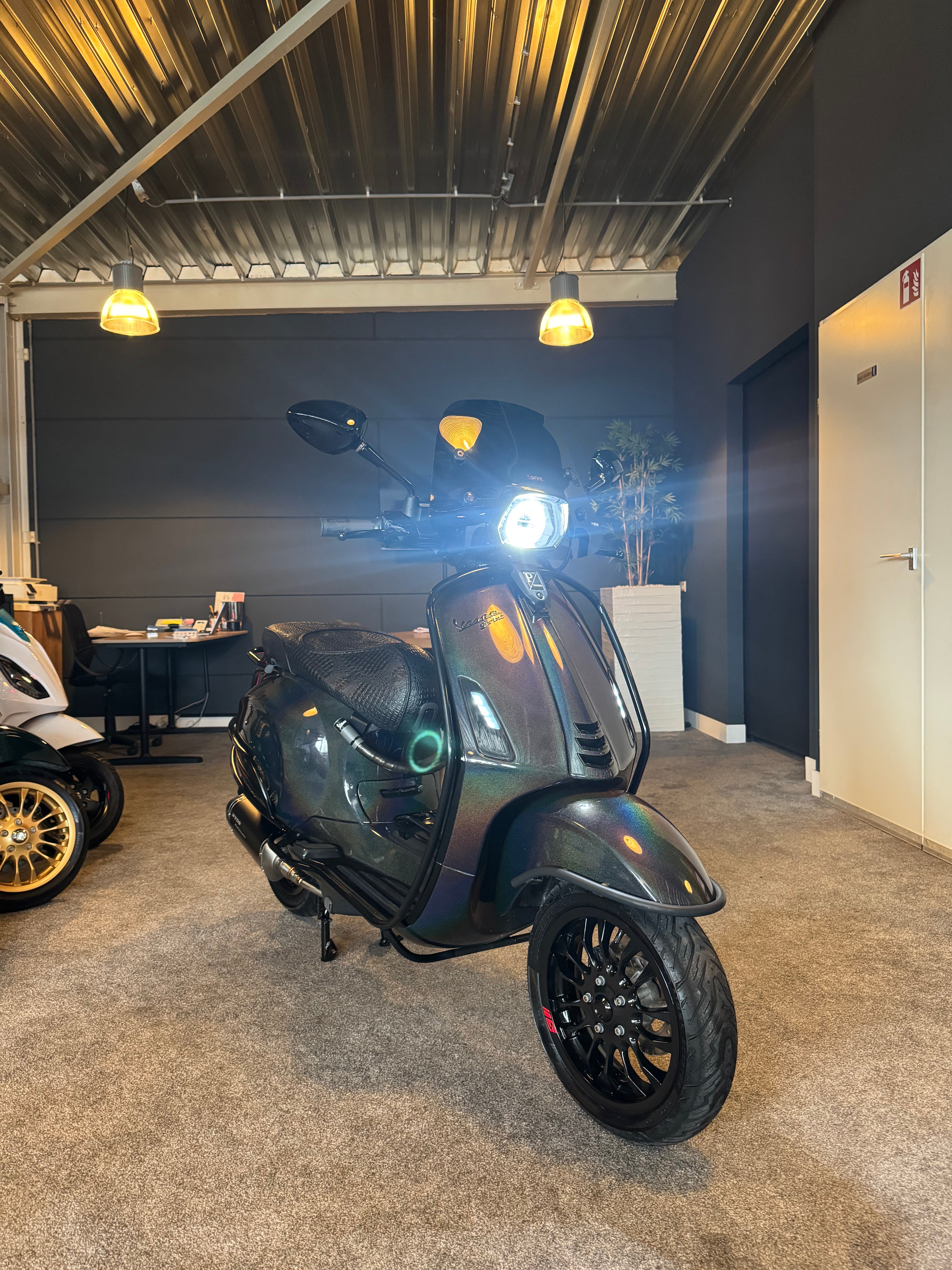 Vespa sprint 50S | Custom | Full option | Brom | 4000km