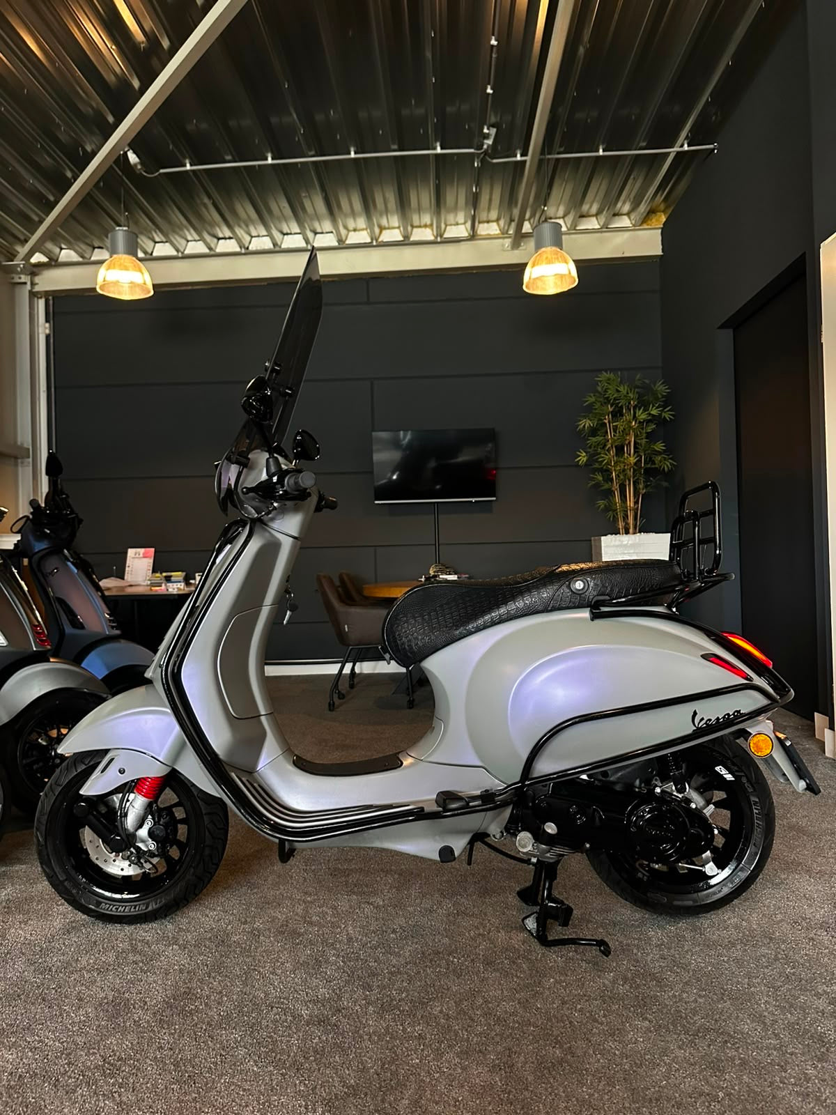 Vespa sprint 50s | Custom | Full option | Netjes | Garantie