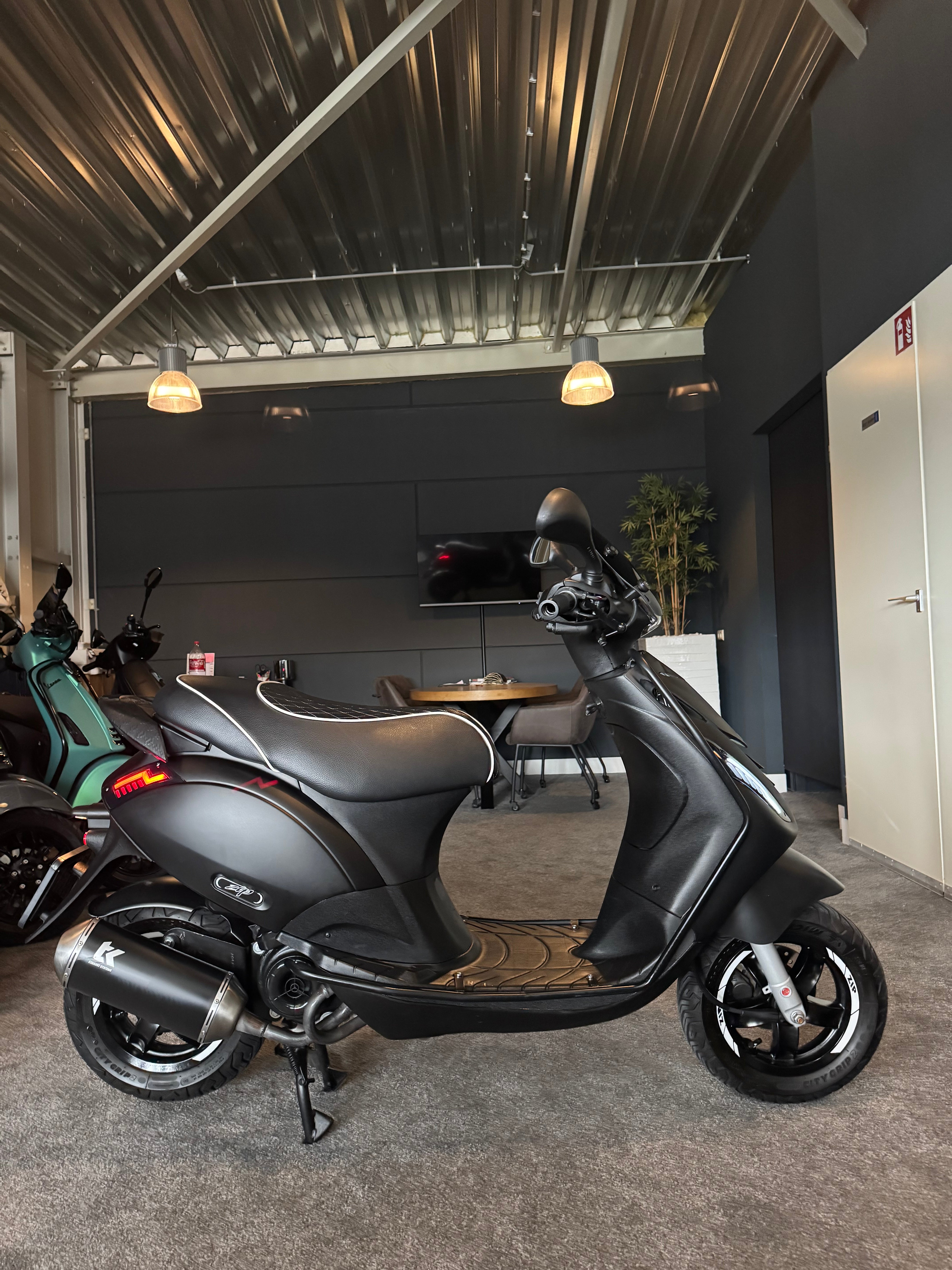 Piaggio Zip 50S | Full option | 2024 | Brom | Garantie