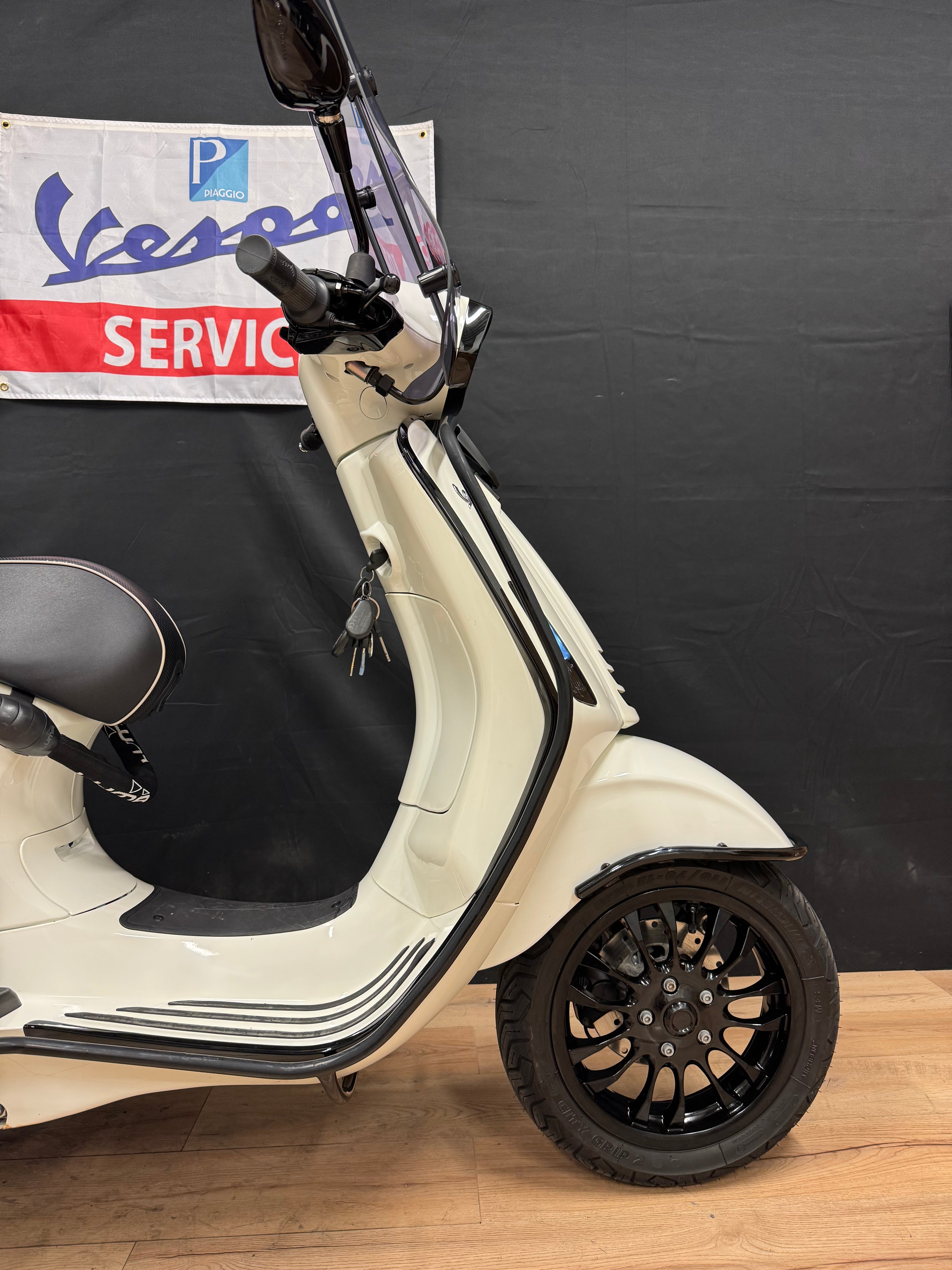 Vespa sprint 50S | Full option | Garantie | Brom / Snor