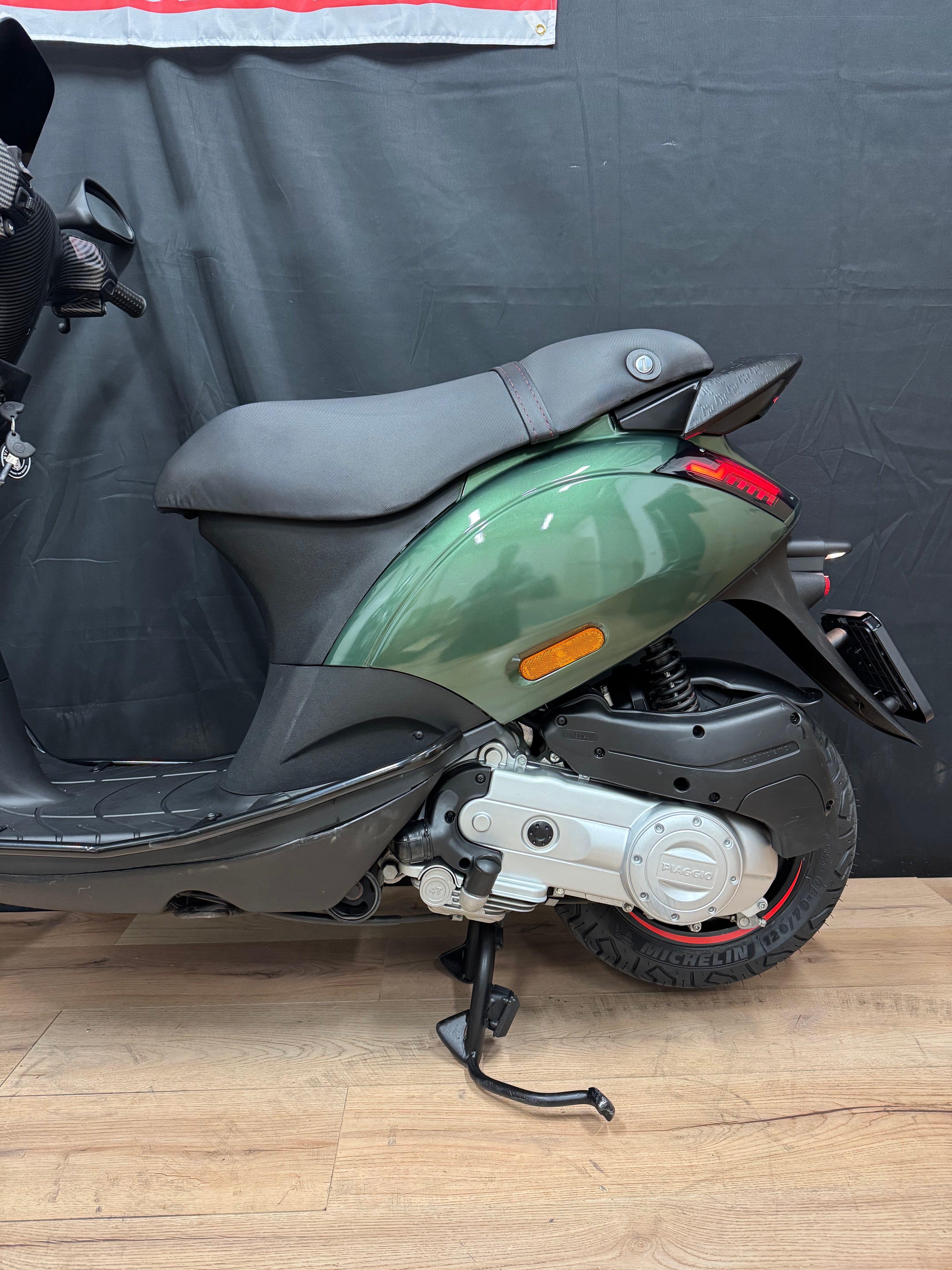 Piaggio Zip 50s | 2022 | Full option | 7500km | Nieuwstaat