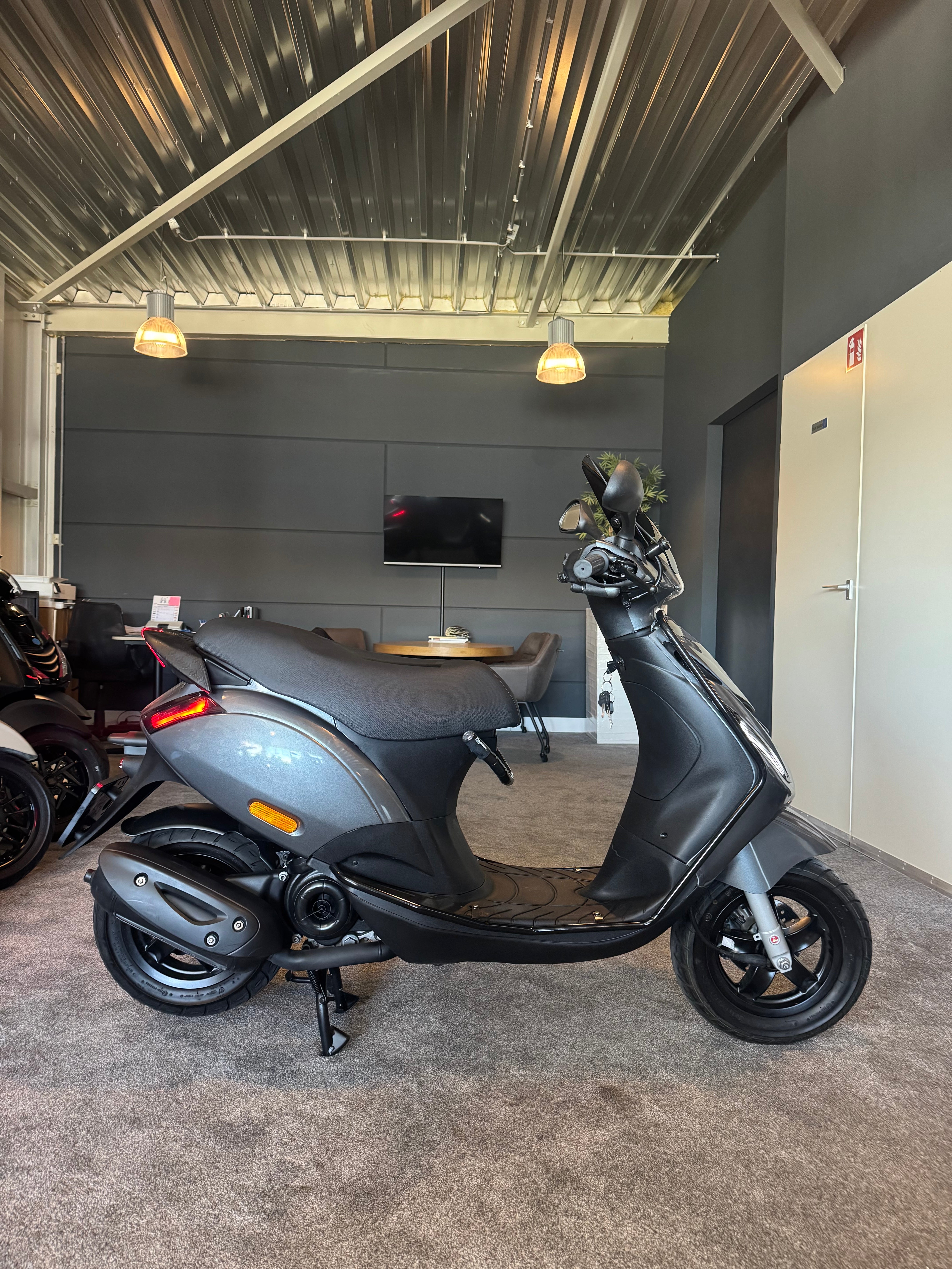 Piaggio Zip 50s | Full option | Brom | Garantie | Custom