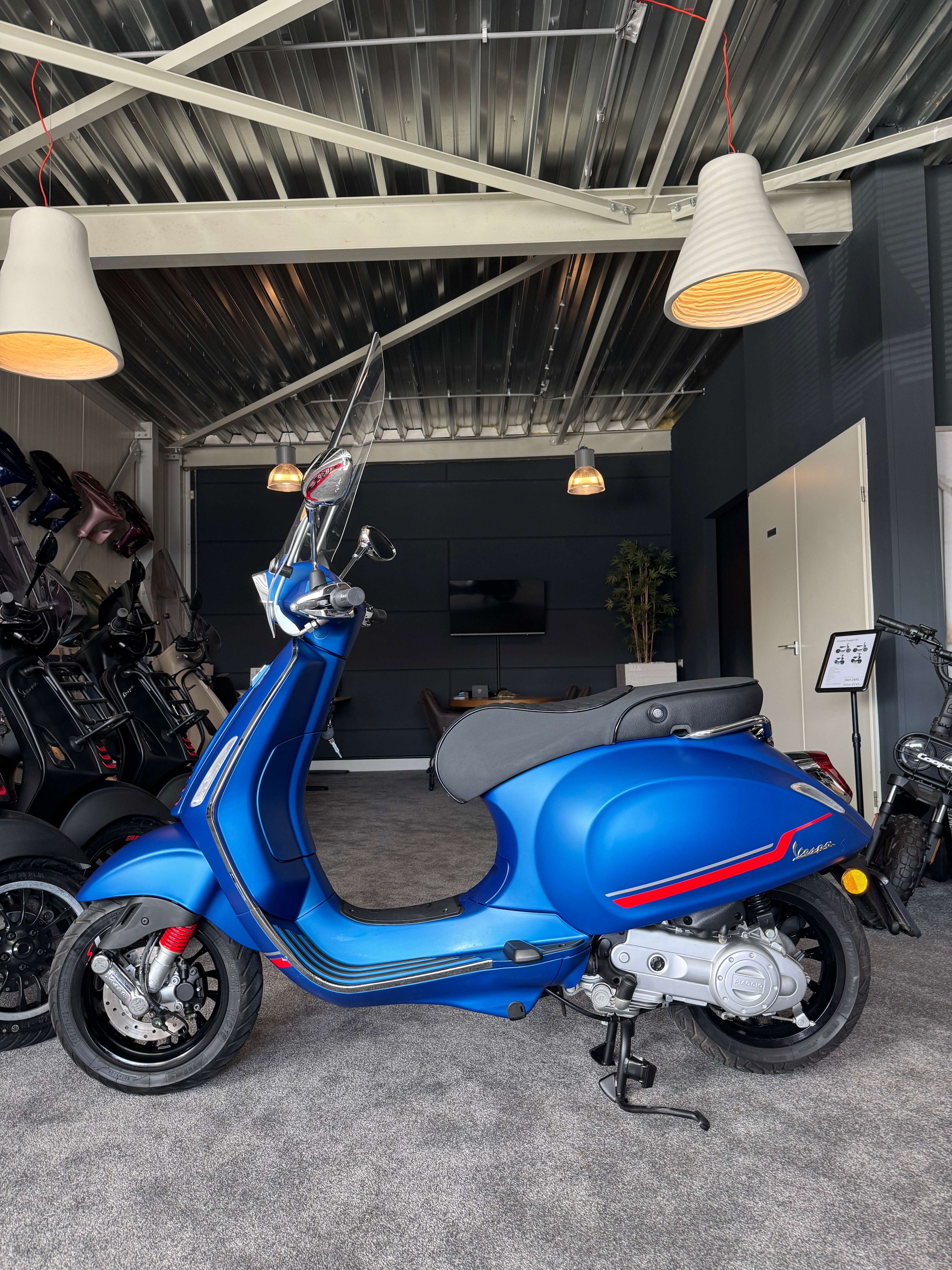 Vespa sprint 50s | 2025 | Garantie | Brom | Nieuwstaat