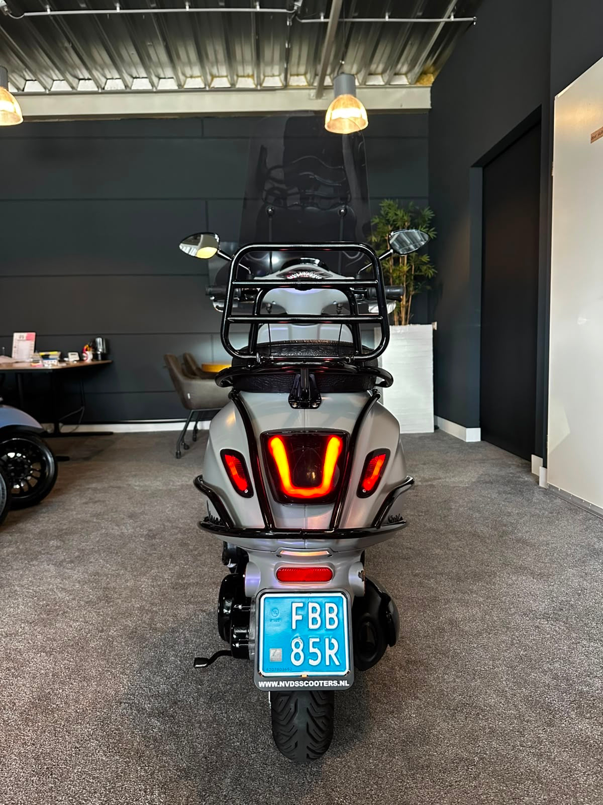 Vespa sprint 50s | Custom | Full option | Netjes | Garantie