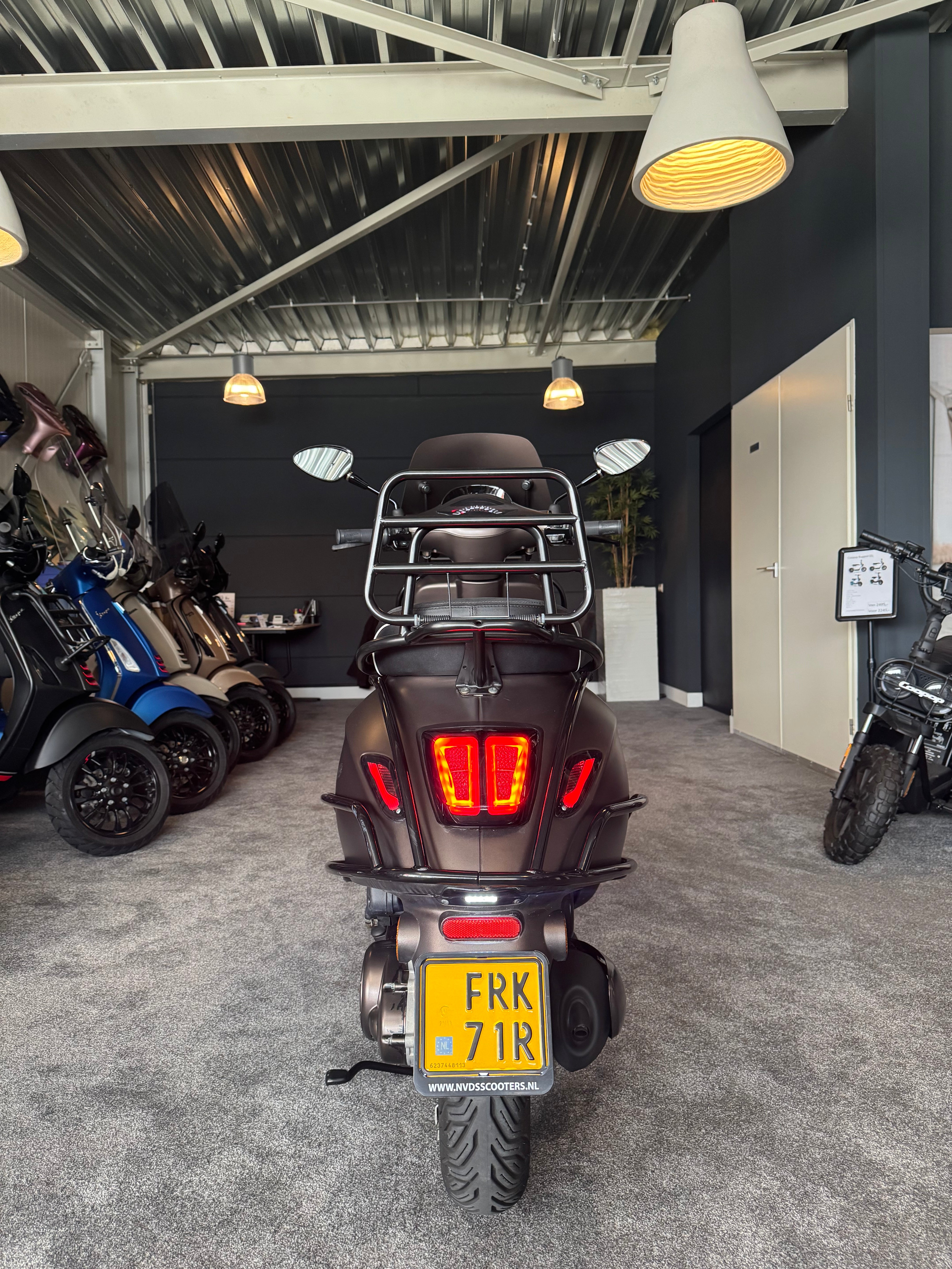 Vespa sprint 50s | Custom | Full option | 2023 | AMG DARK SATIN BROWN