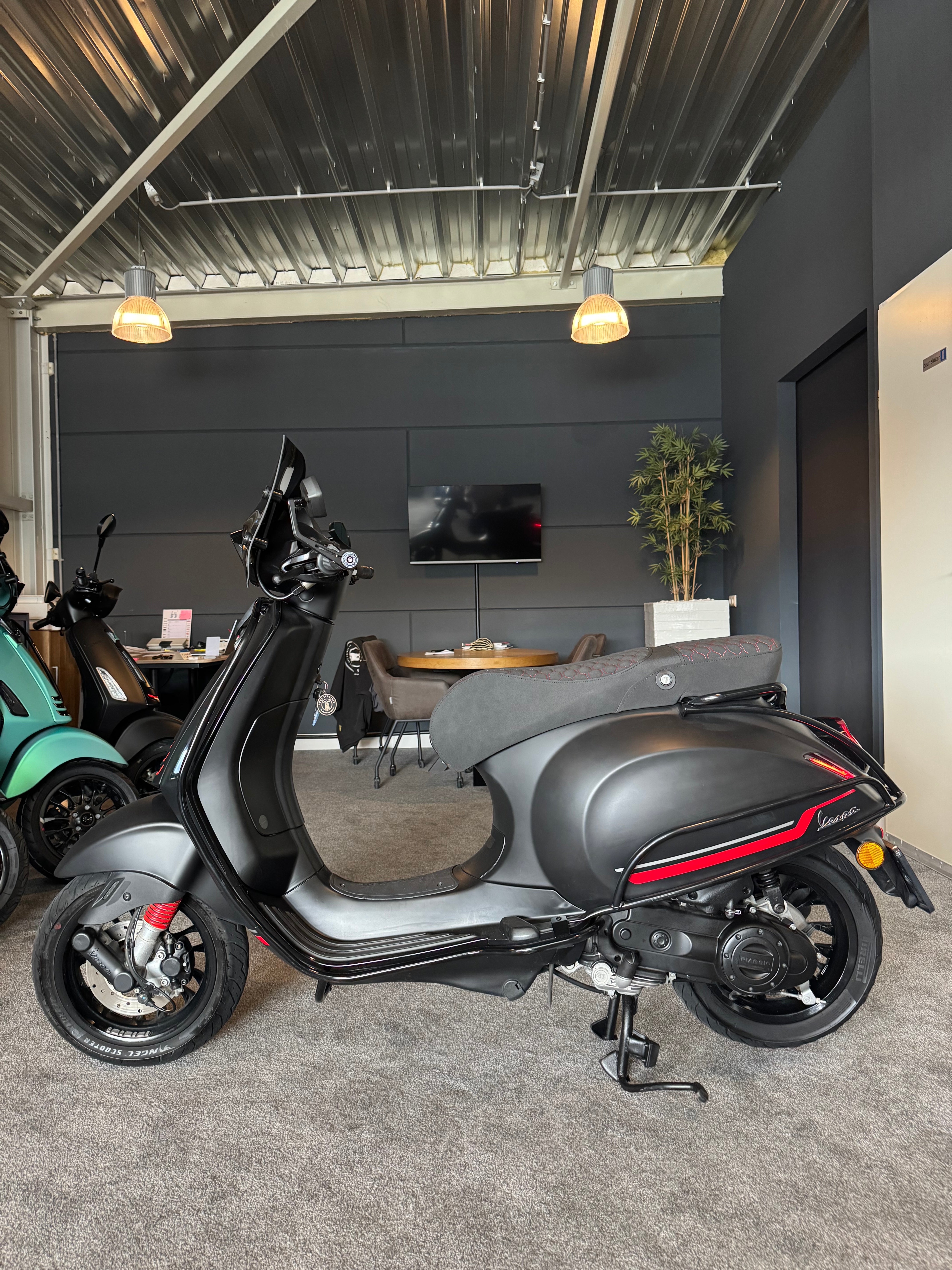 Vespa sprint 50S - Brom - Full option - Garantie - Custom