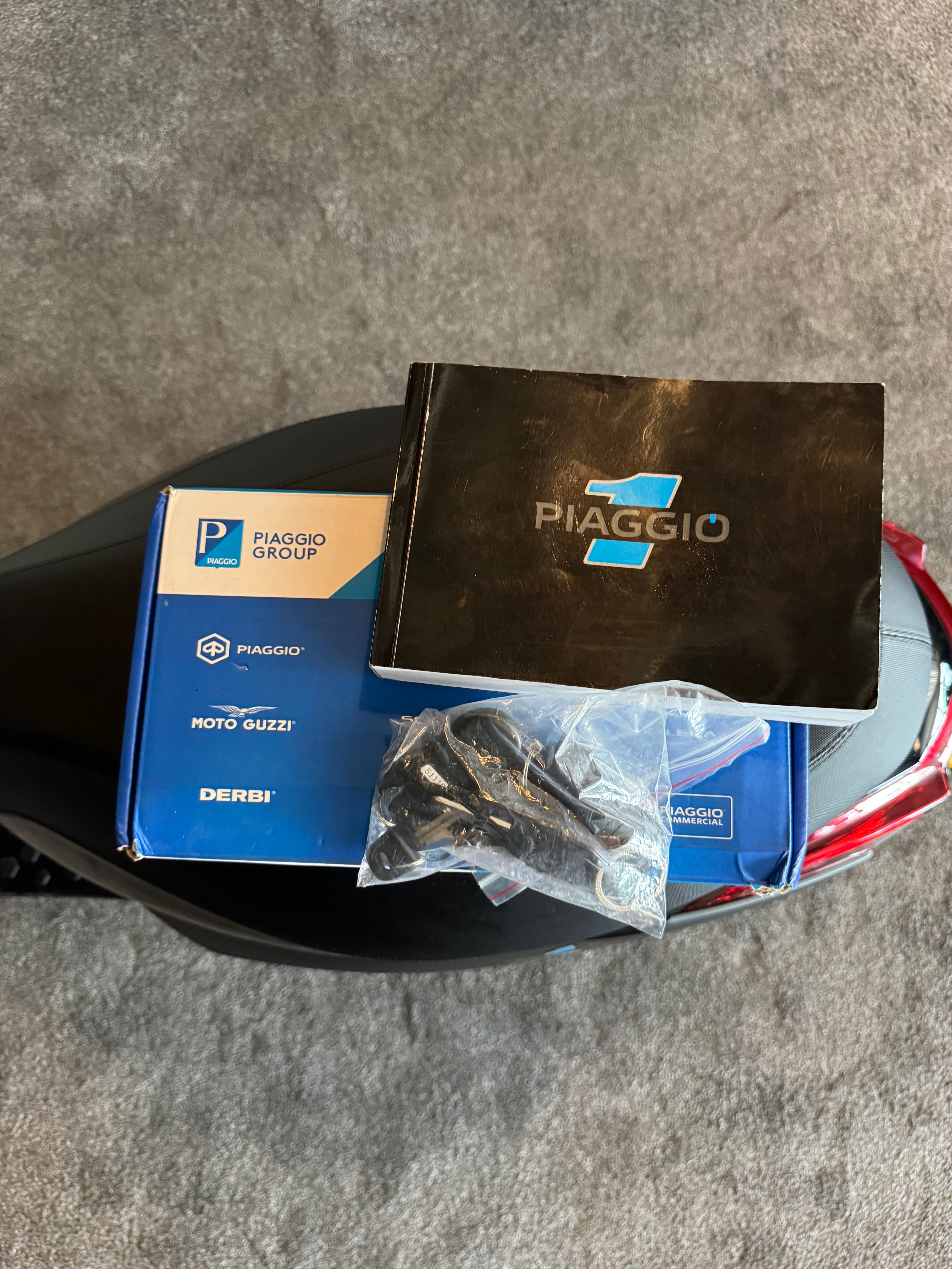 Piaggio one + ( Plus ) | Uniek | 95km bereik | Piaggio Zip