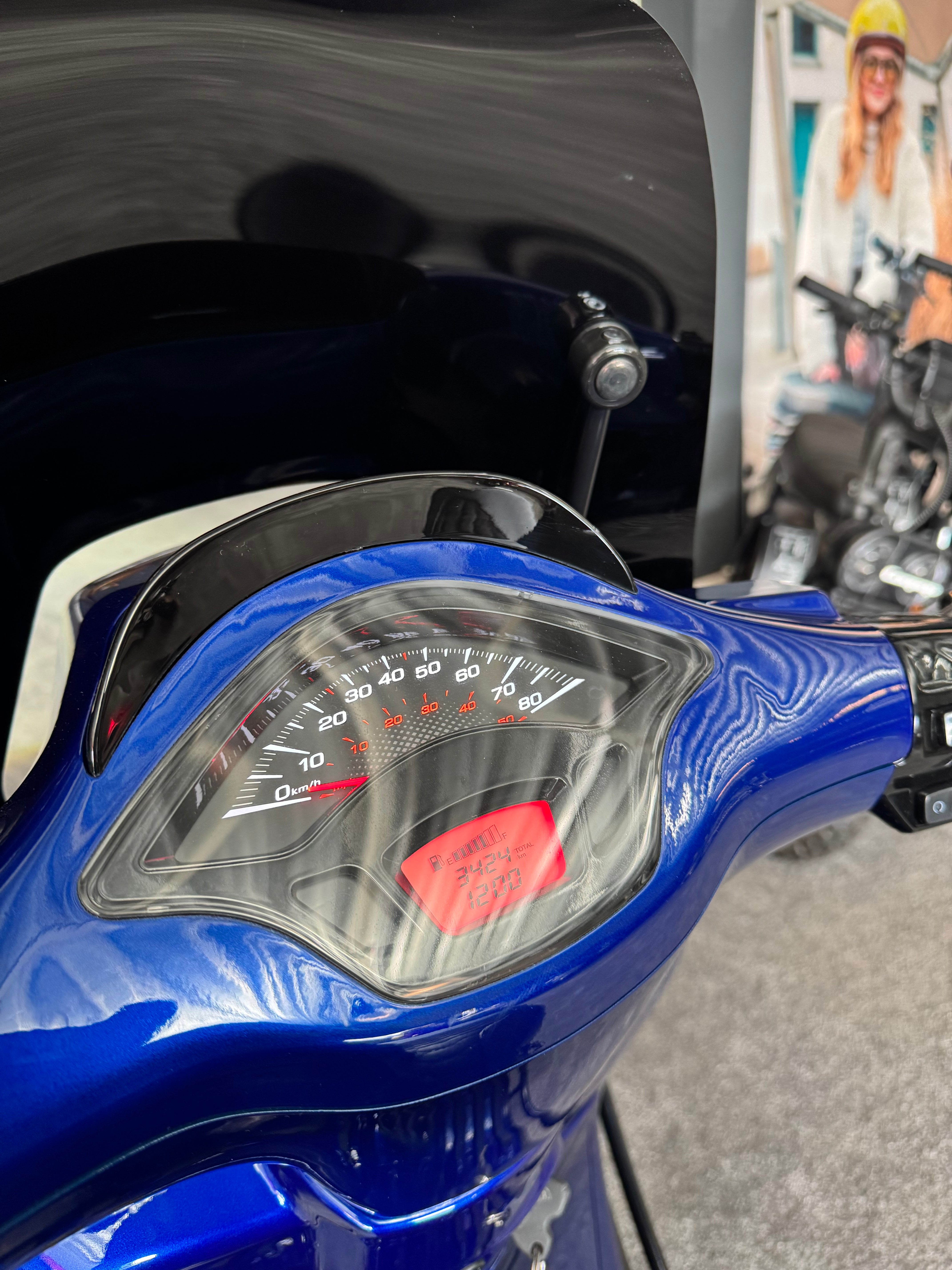Vespa sprint 50S | Custom | Full option | Nieuwstaat |3000km