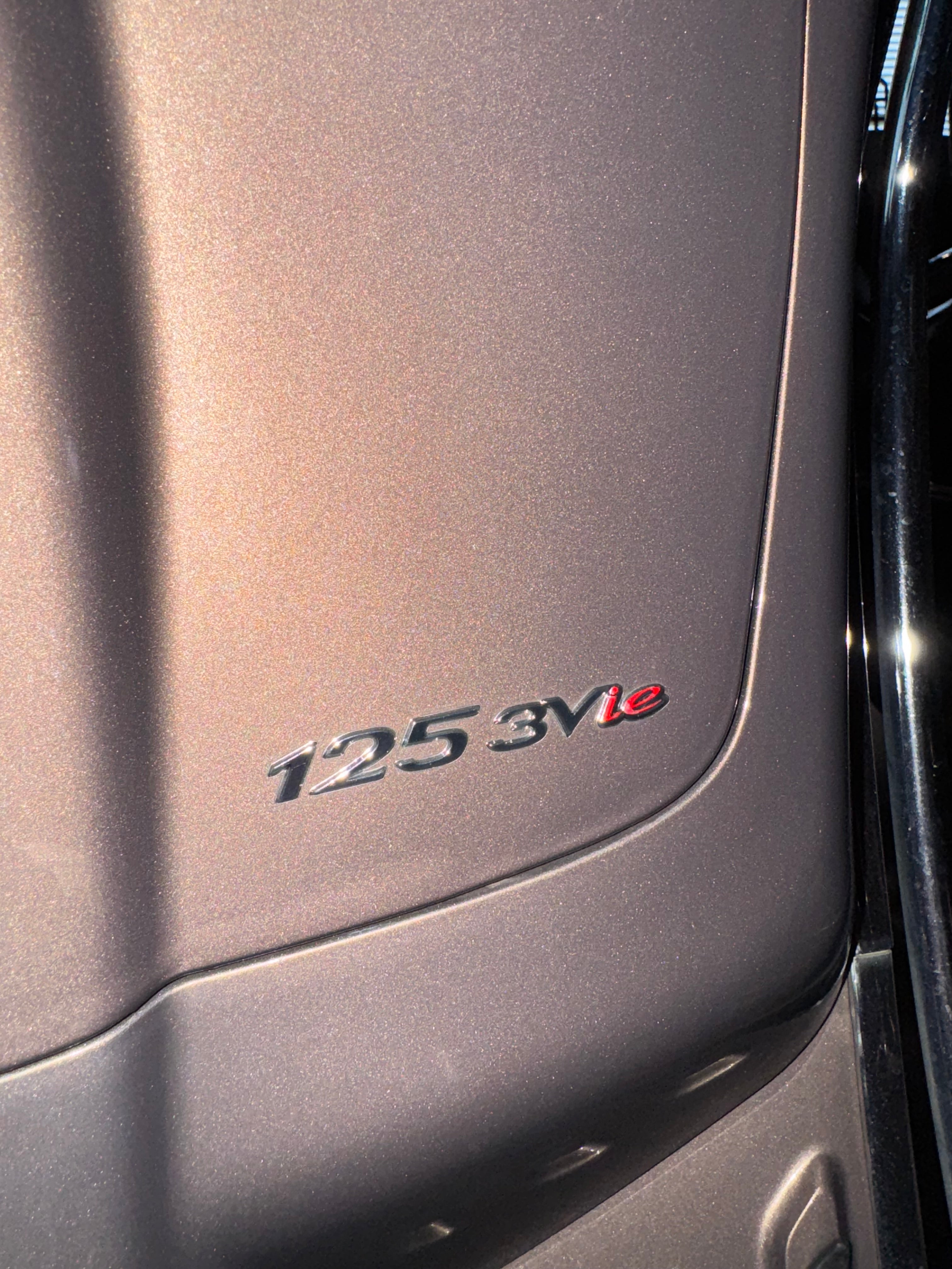 Vespa Primavera 125 cc | Nieuw staat | Garantie | Koffer