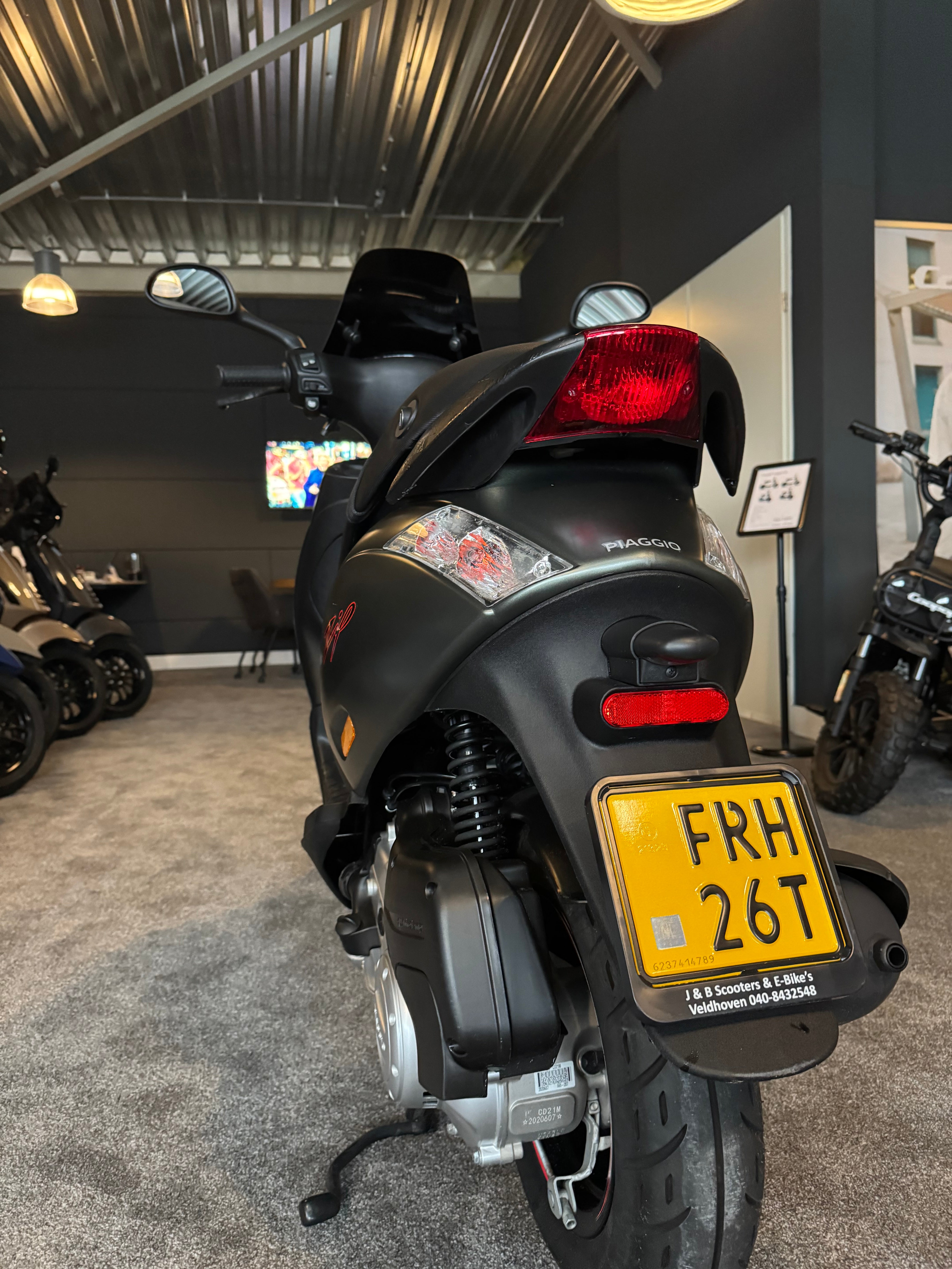 Piaggio Zip 50s | 1400km | Garantie | Nieuwstaat | Brom