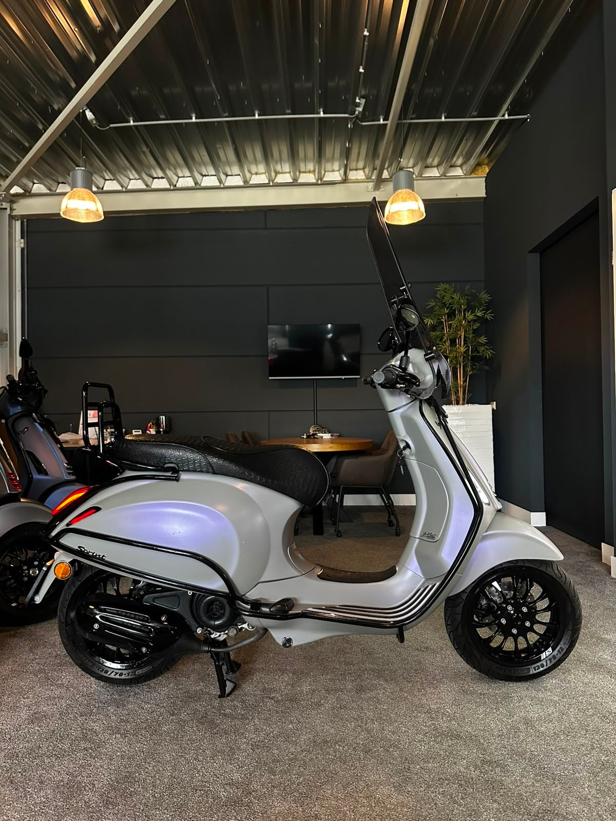Vespa sprint 50s | Custom | Full option | Netjes | Garantie