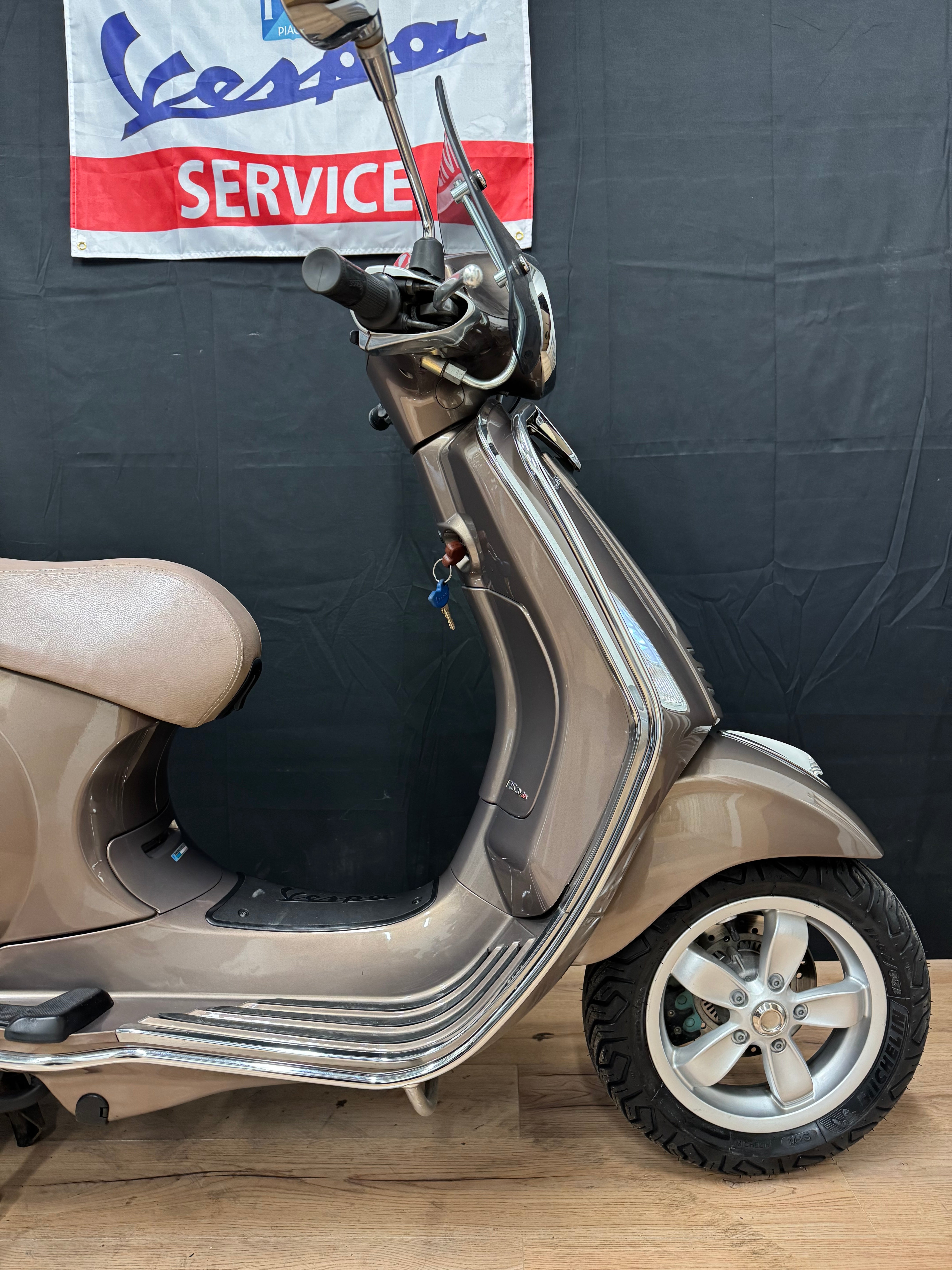 Vespa Primavera 125 cc | Nieuw staat | Garantie | Koffer