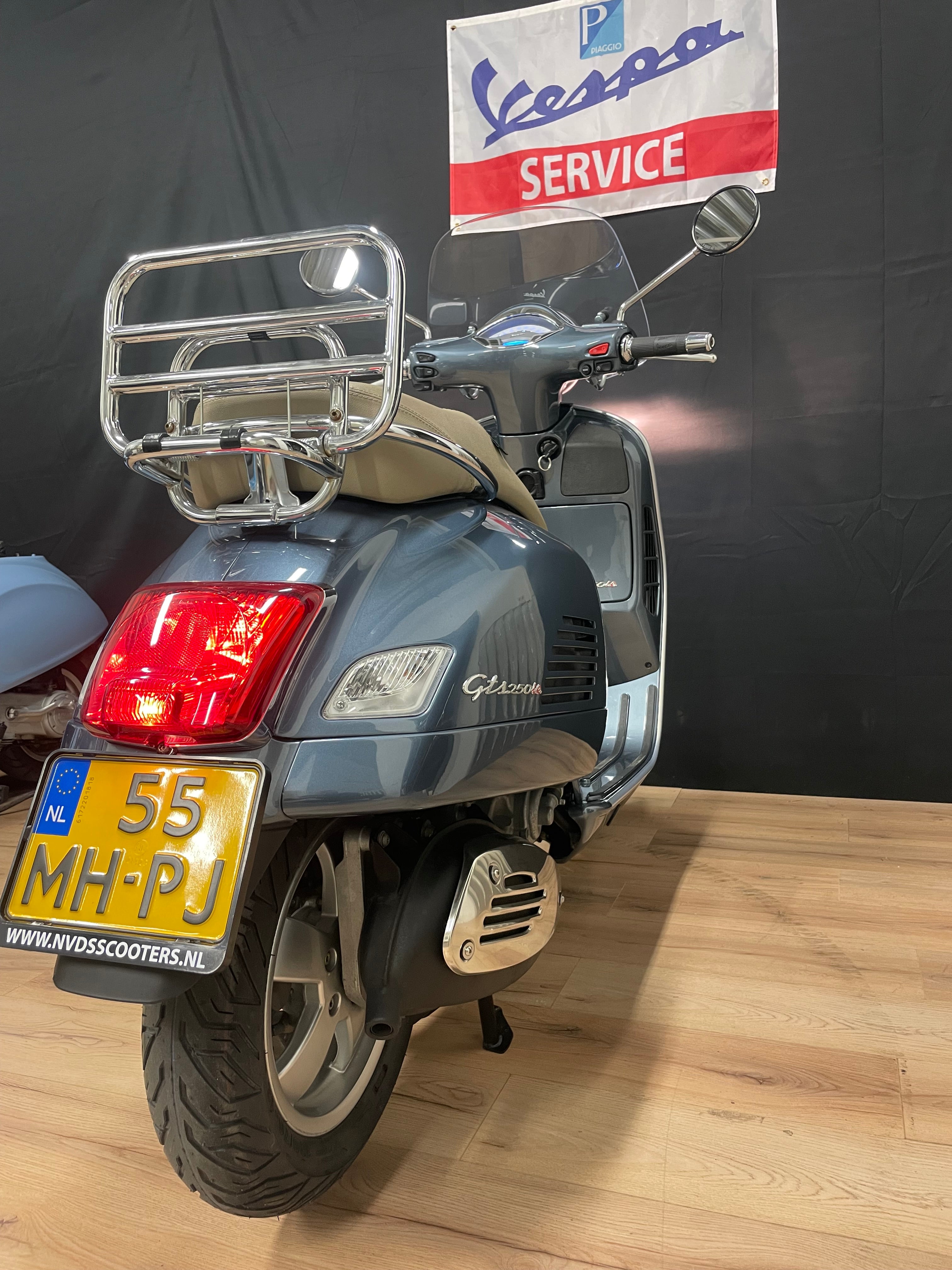 Vespa GTS 250IE | Nieuwstaat | 2017 | Garantie | 8700km