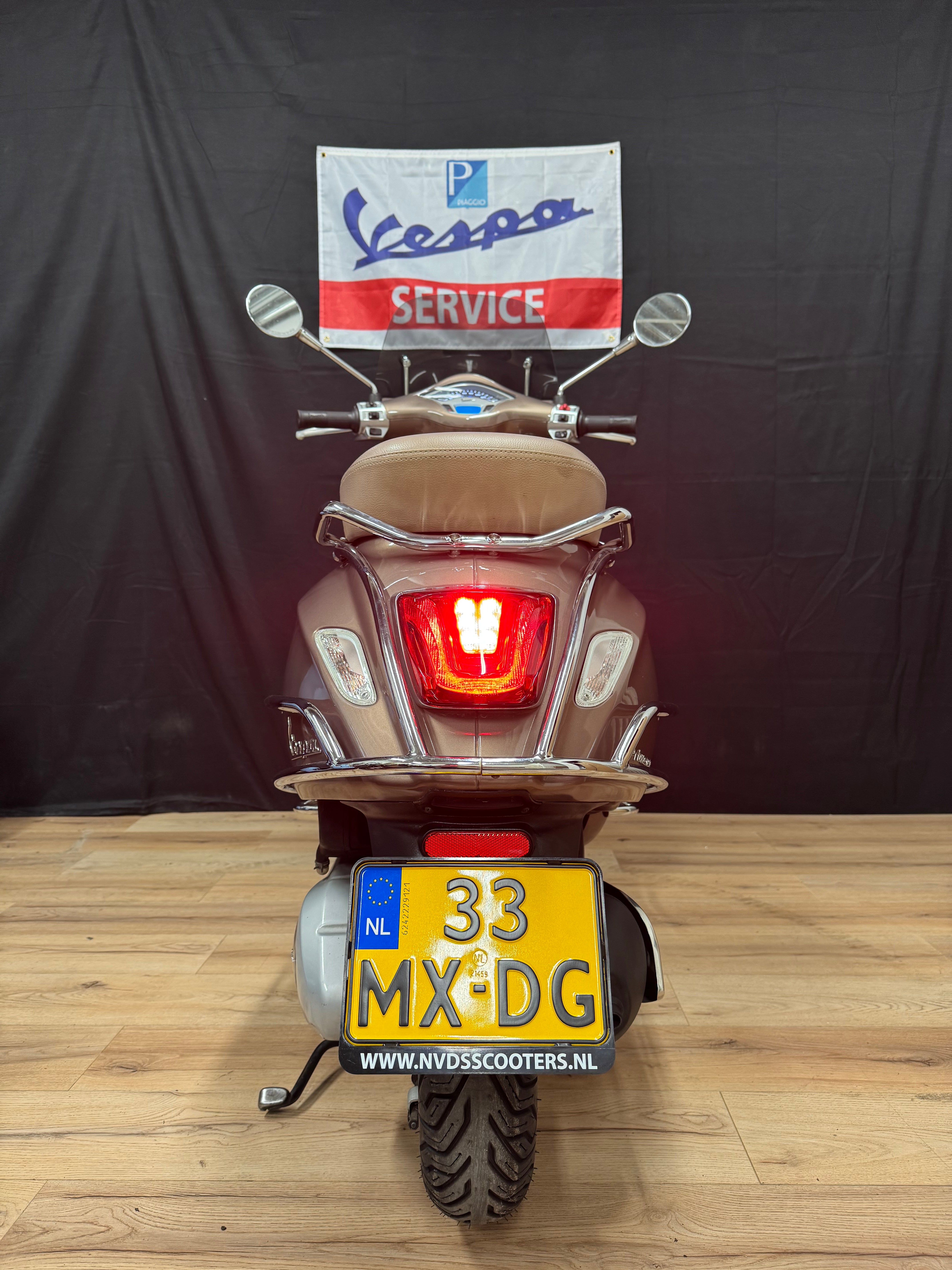 Vespa Primavera 125 cc | Nieuw staat | Garantie | Koffer