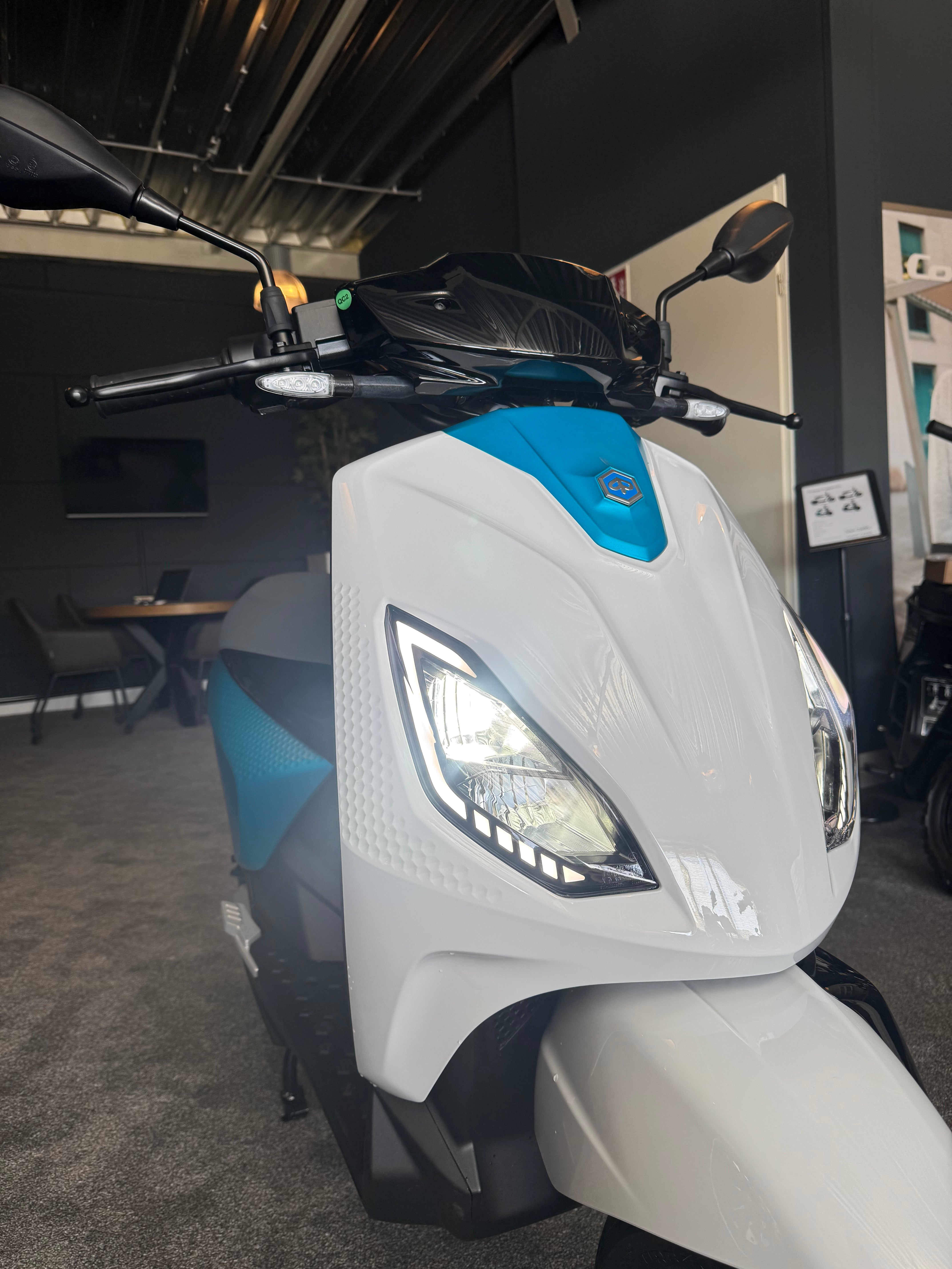 Piaggio One Elektrische Scooter - Nieuw - Artic MIX
