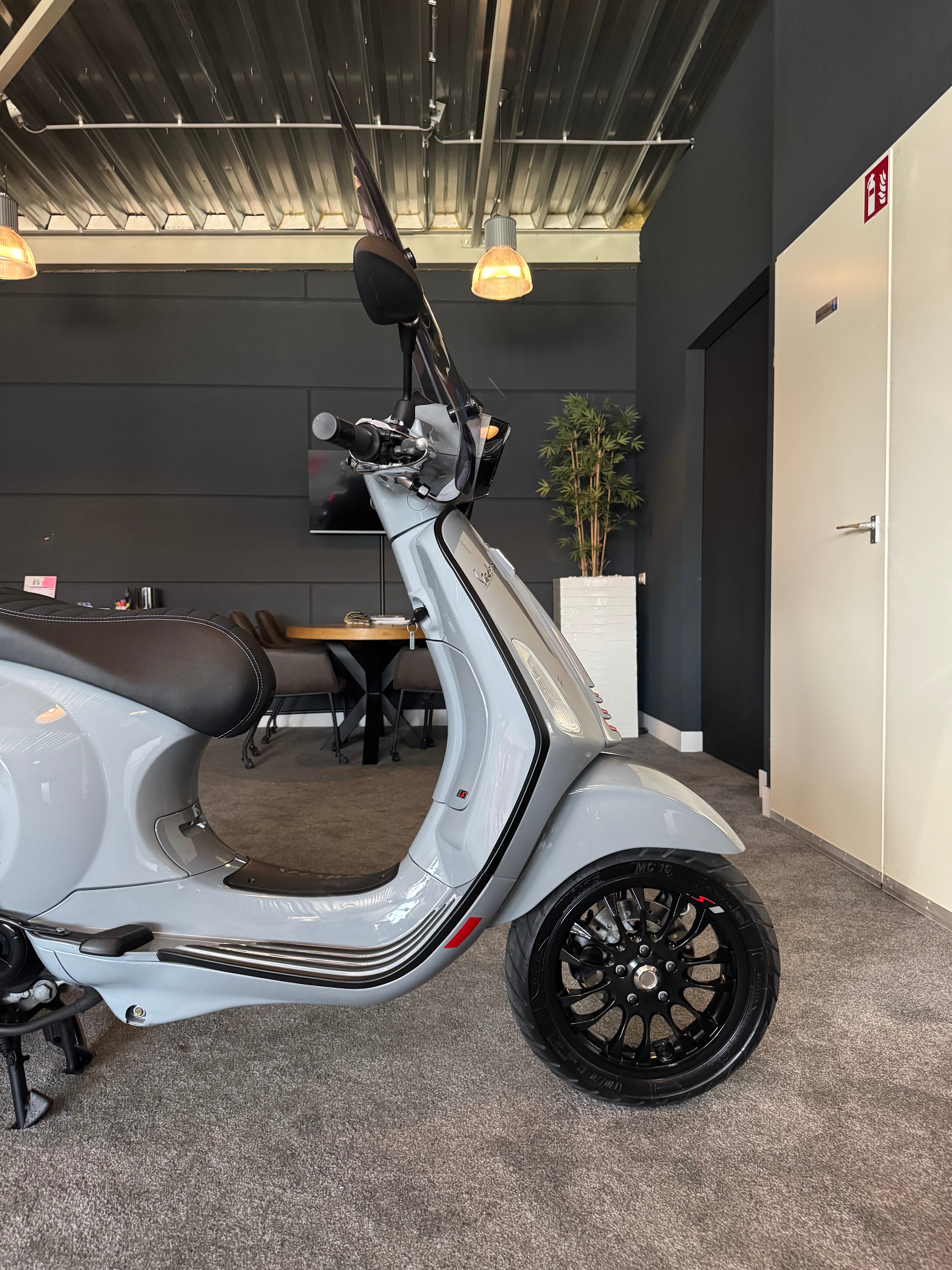 Vespa sprint 50S | Brom | Nardo grijs | Garantie | Nette staat