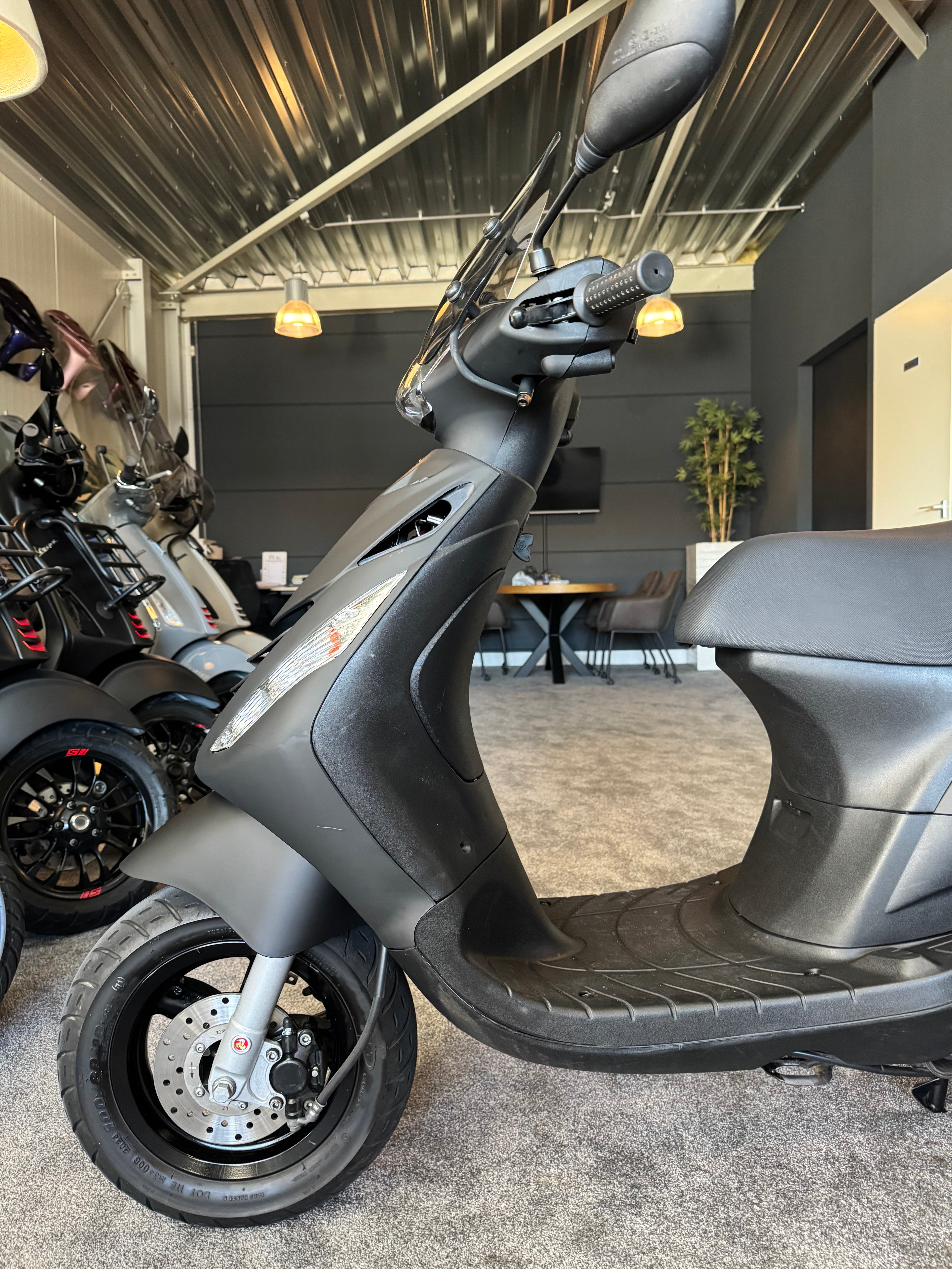 Piaggio Zip 50s | Brom | Garantie | 2024 | 1e eigenaar