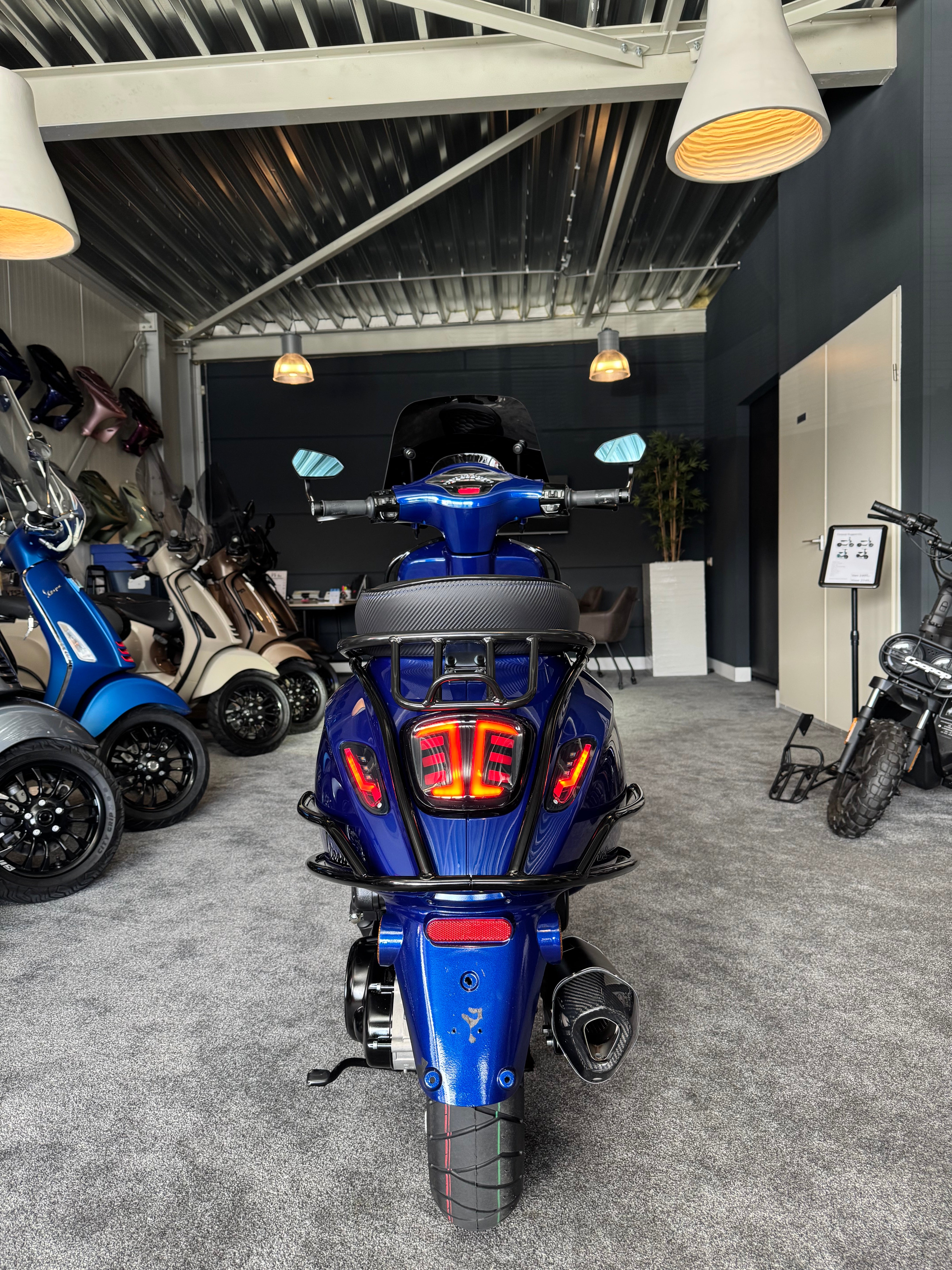 Vespa sprint 50S | Custom | Full option | Nieuwstaat |3000km