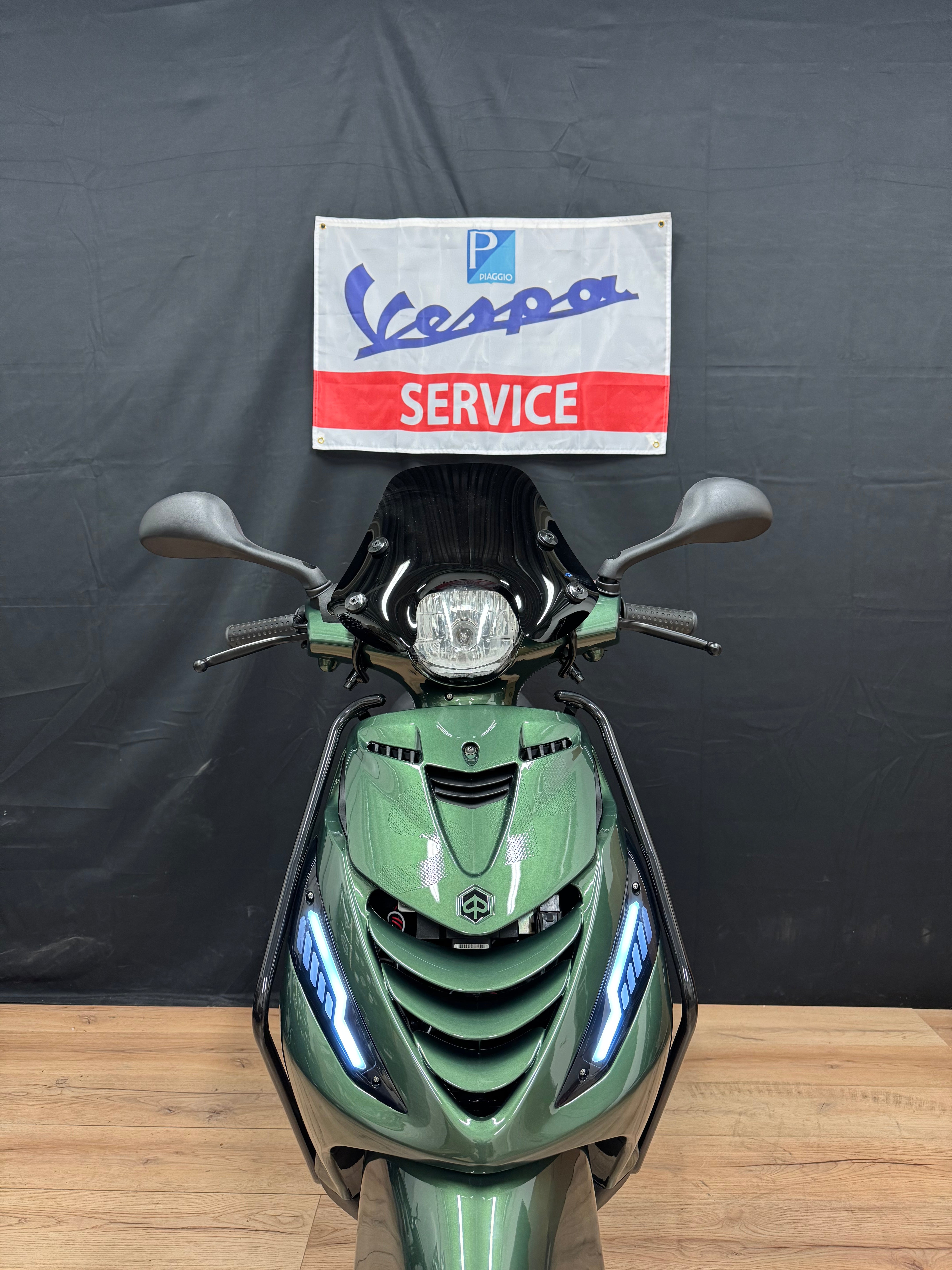 Piaggio Zip 50s | 2022 | Full option | 7500km | Nieuwstaat
