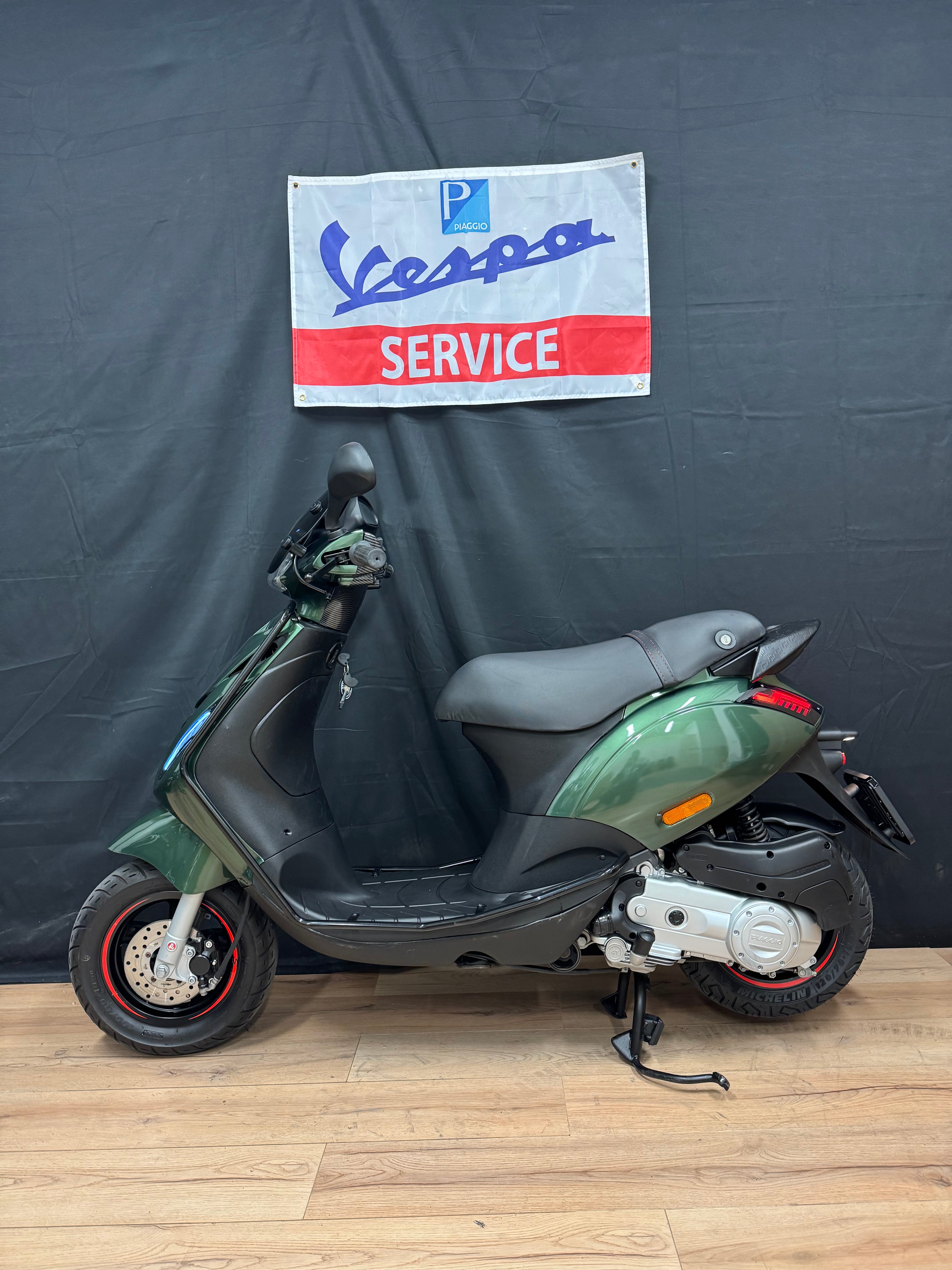 Piaggio Zip 50s | 2022 | Full option | 7500km | Nieuwstaat