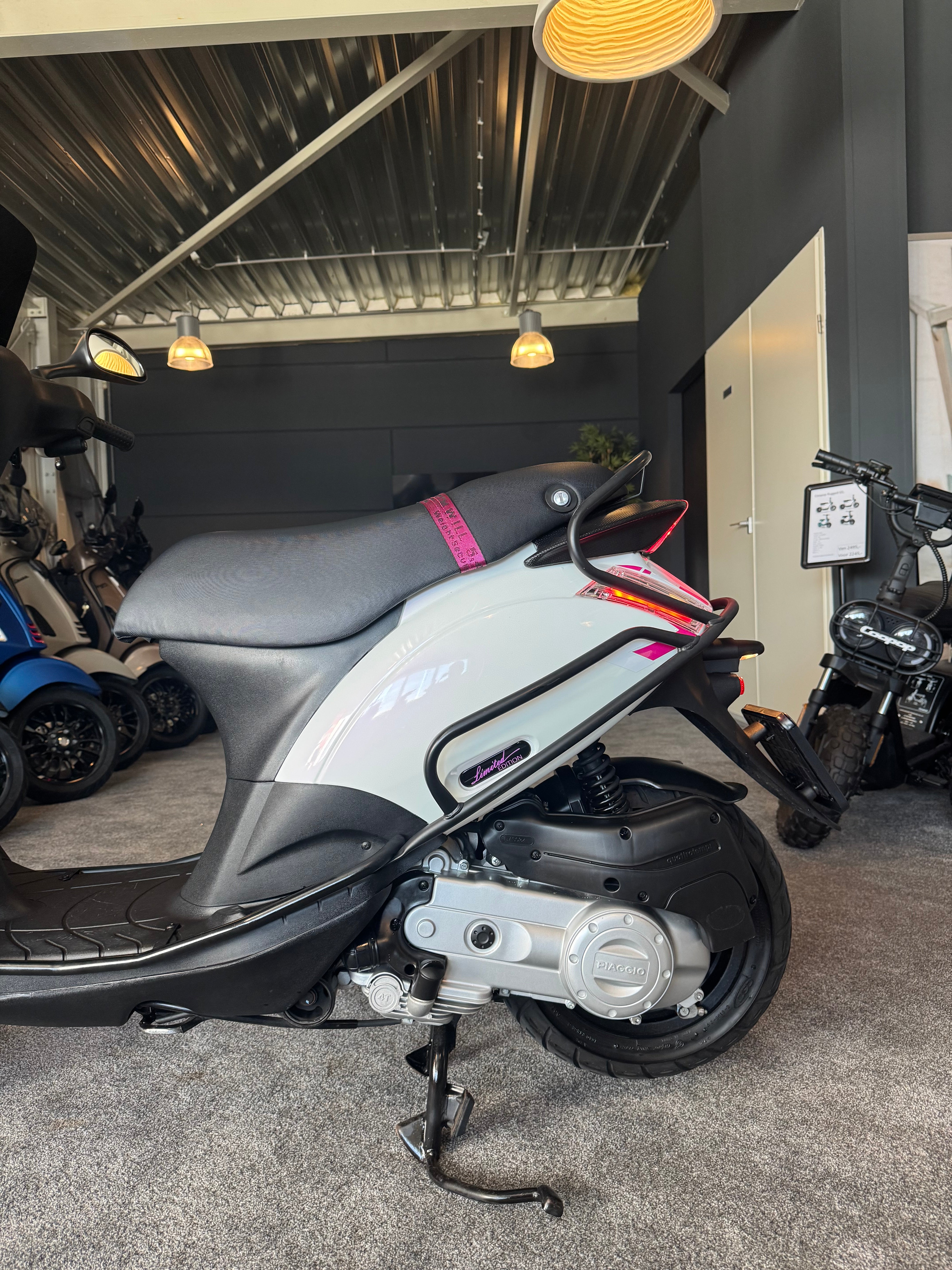 Piaggio Zip 50s | Custom | Full option | Brom | Garantie