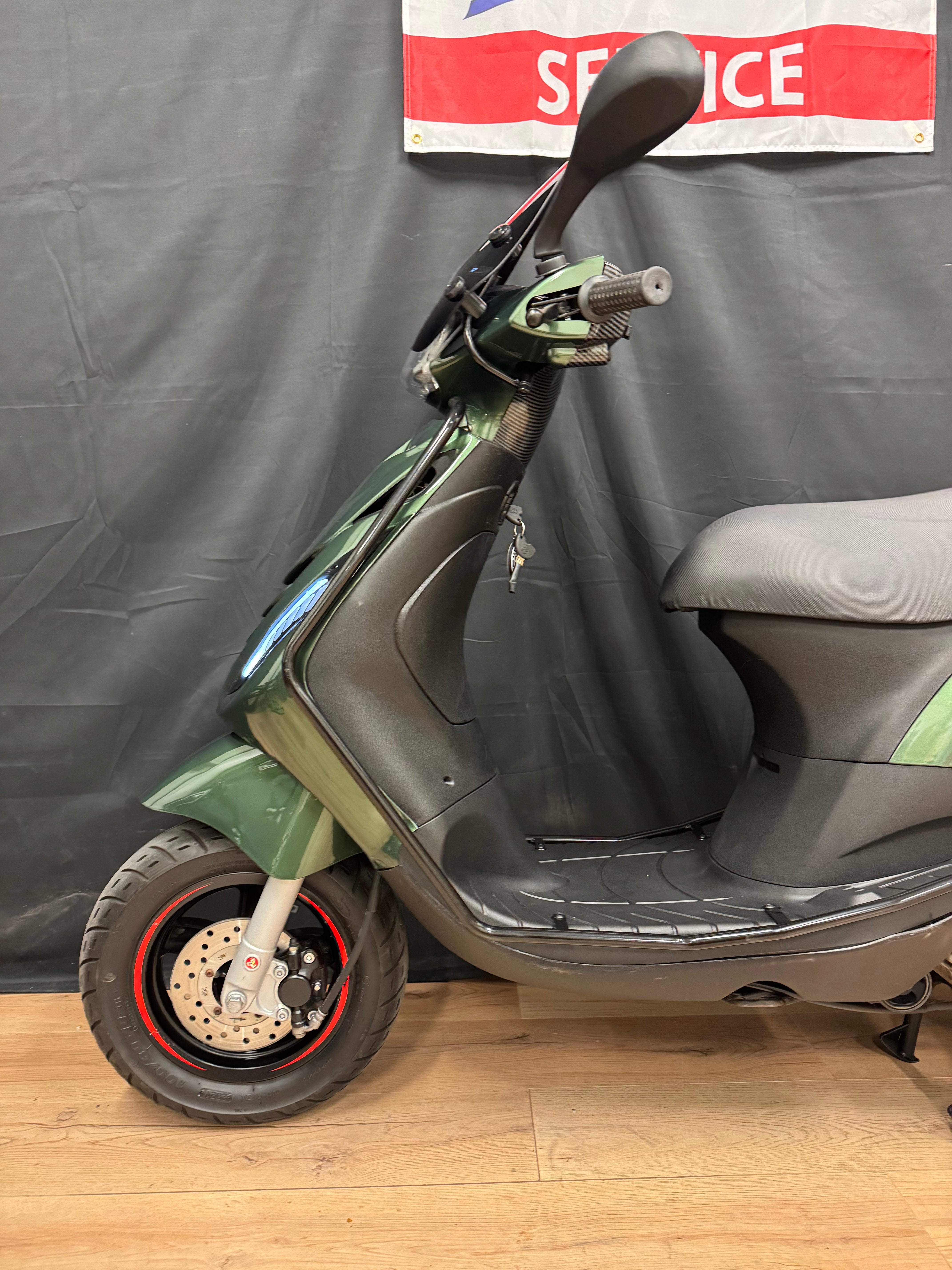 Piaggio Zip 50s | 2022 | Full option | 7500km | Nieuwstaat
