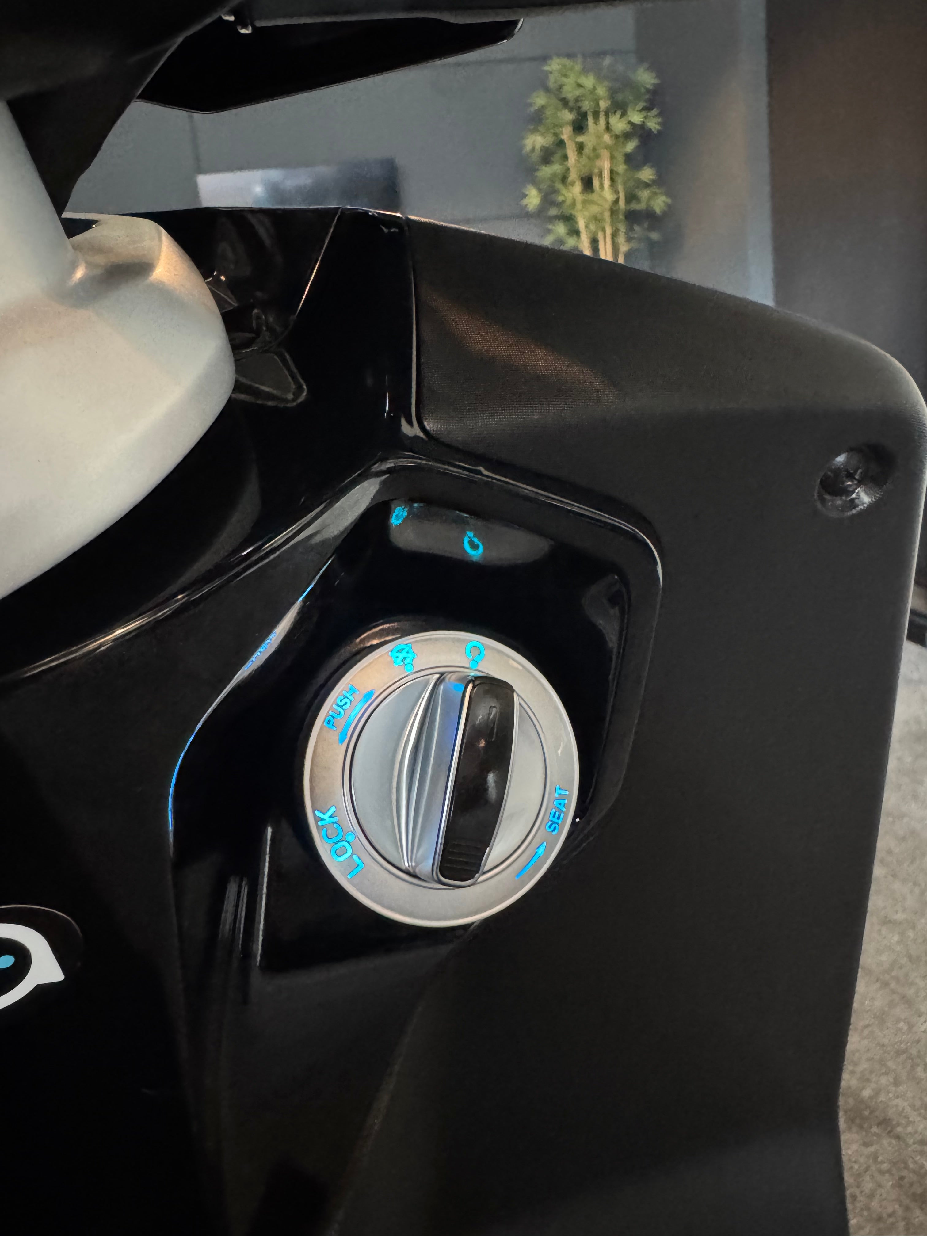 Piaggio one + ( Plus ) | Uniek | 95km bereik | Piaggio Zip