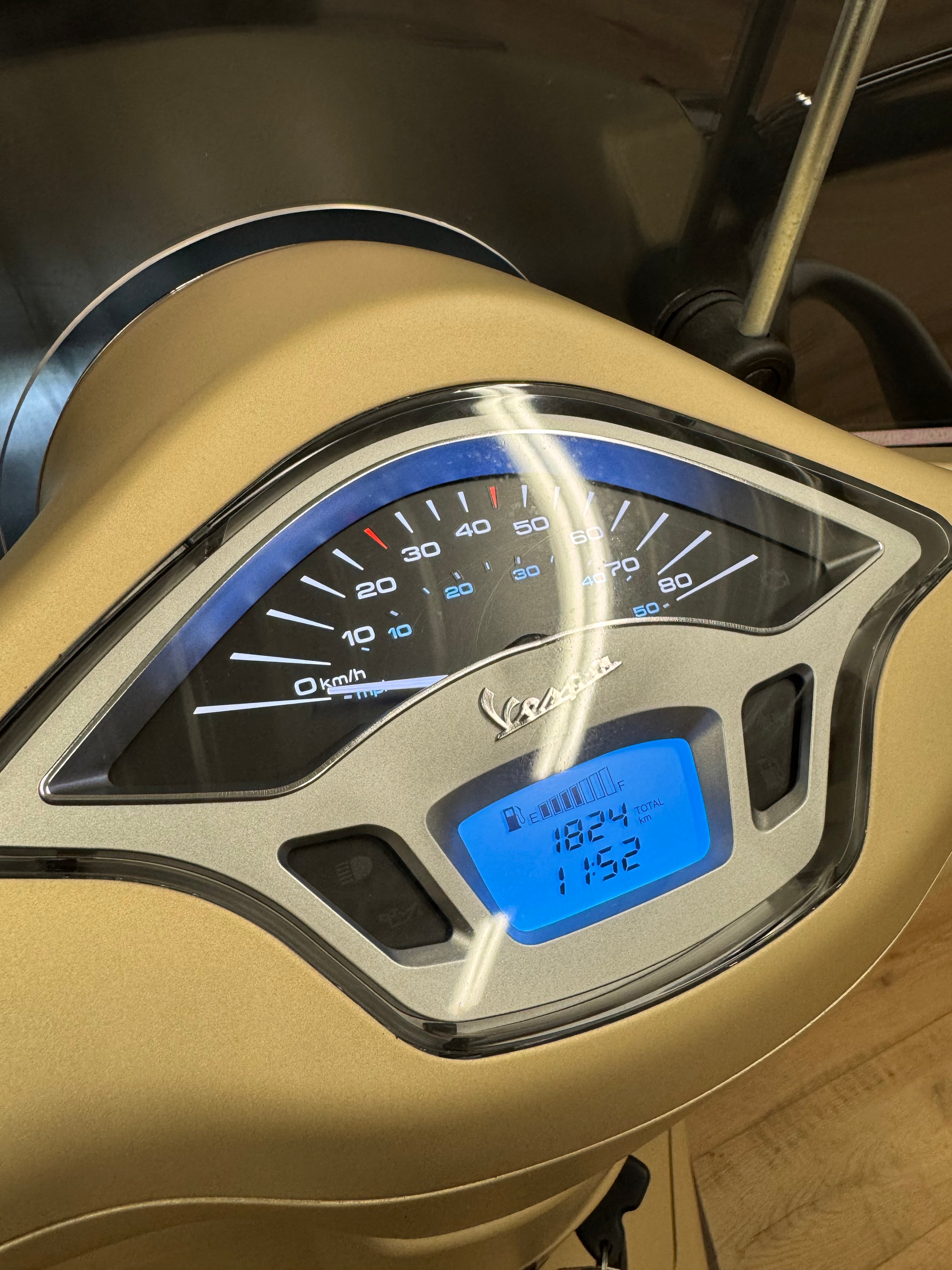 Vespa Primavera 50s | Nieuwstaat | 1800km | Uniek | Garantie