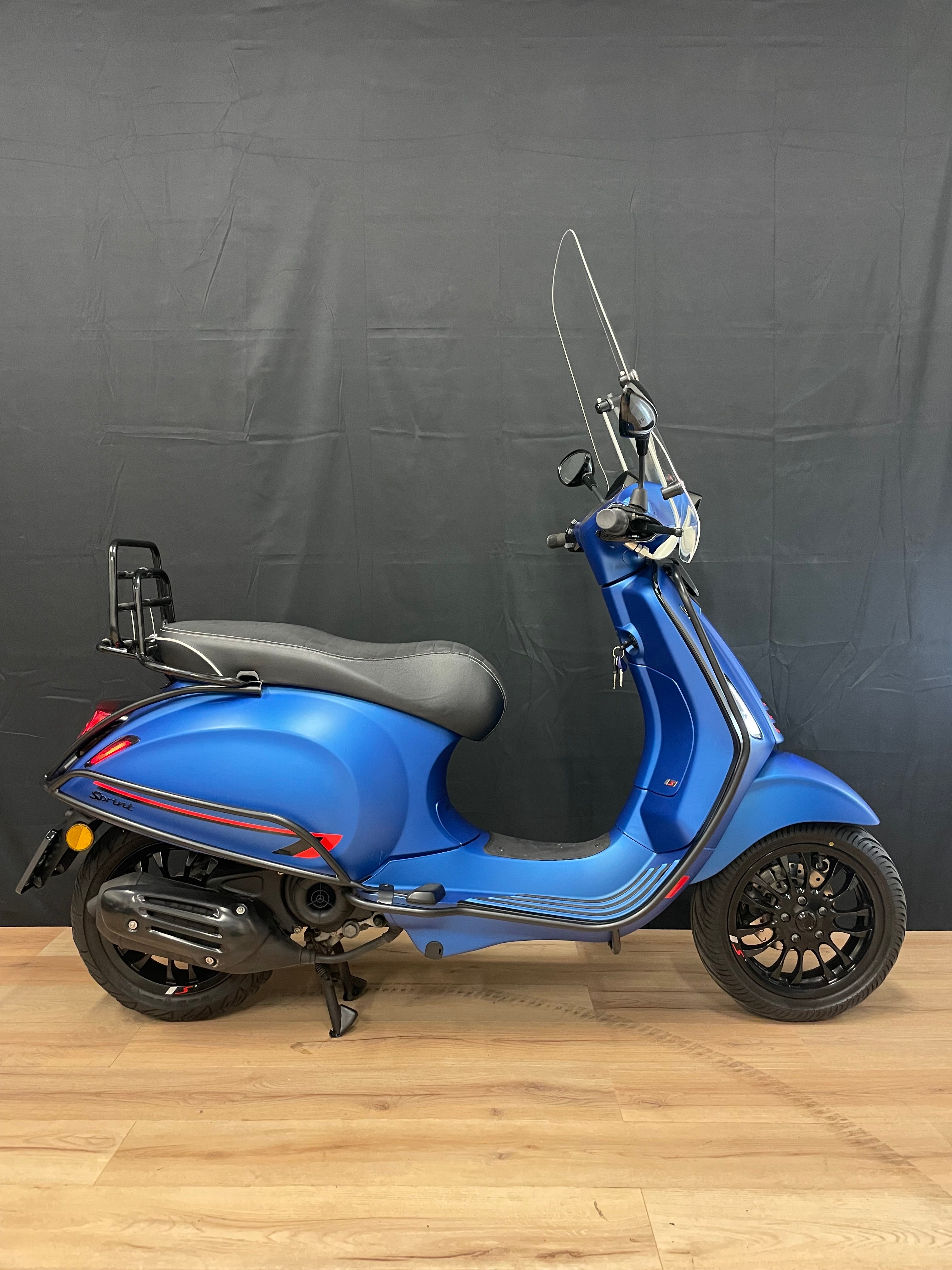 Vespa sprint | Full option | Garantie | Snor / Brom | Led