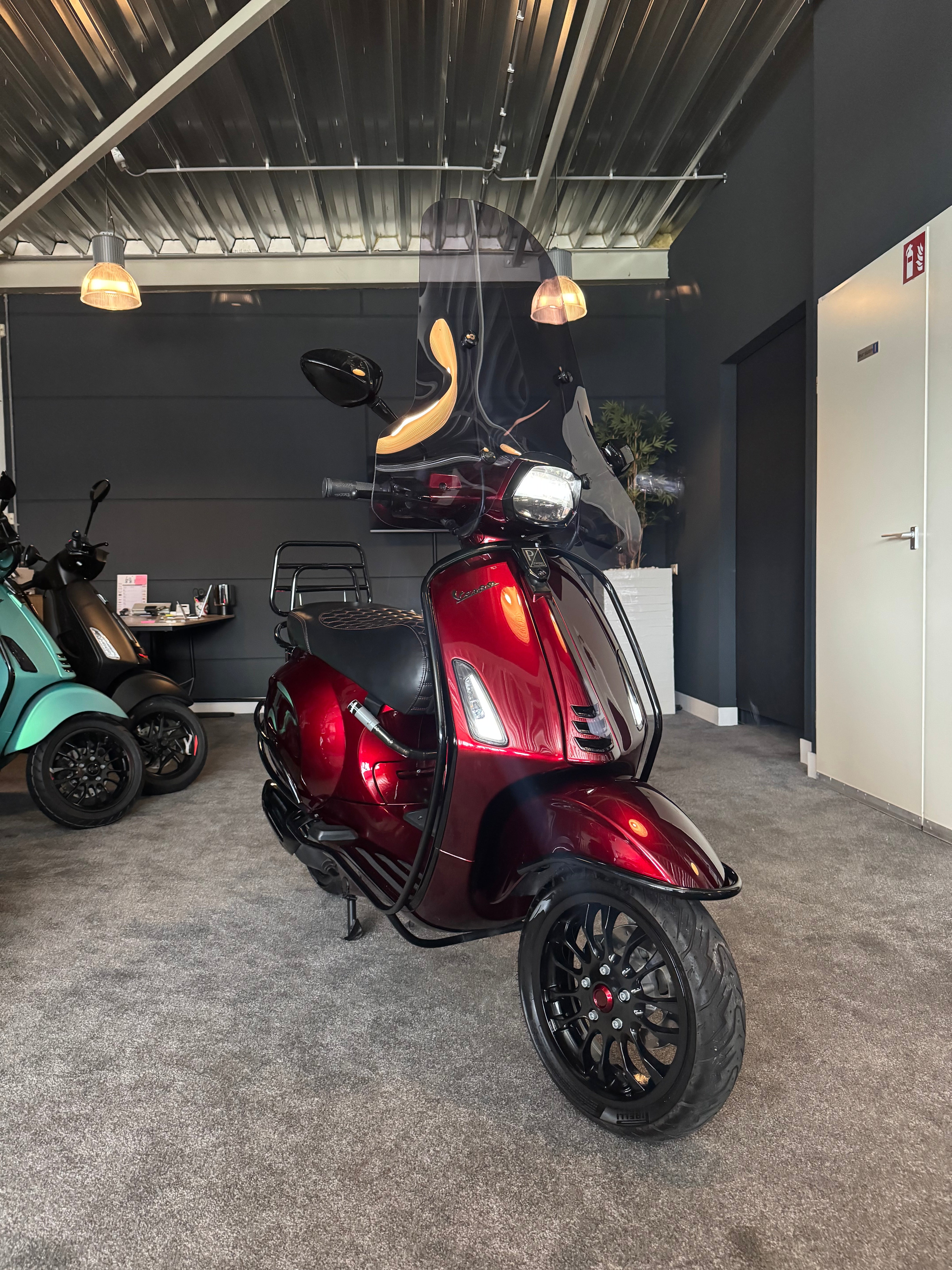 Vespa Sprint 50S | Custom | Full option | 1e eigenaar | Garantie