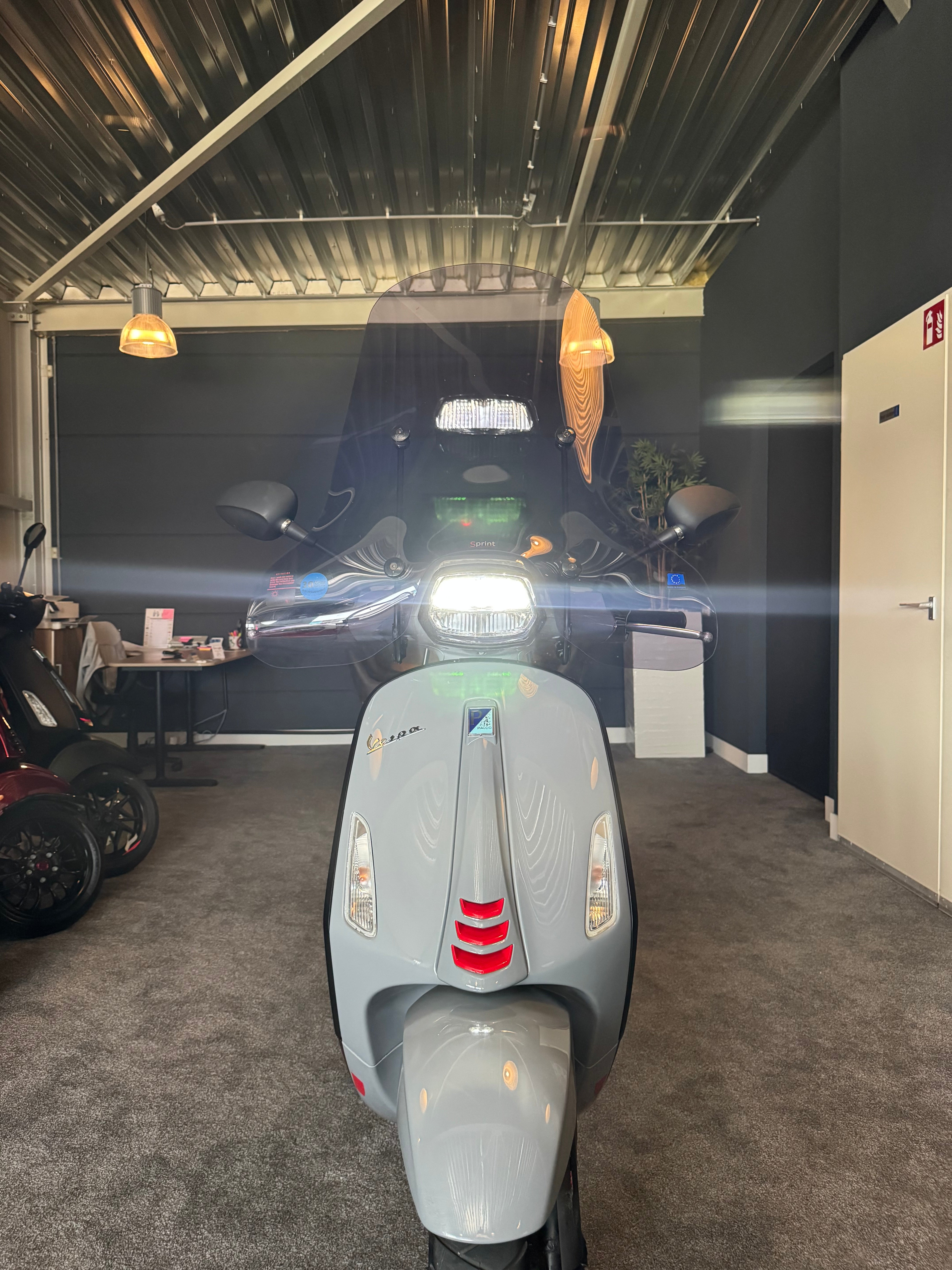 Vespa sprint 50S | Brom | Nardo grijs | Garantie | Nette staat