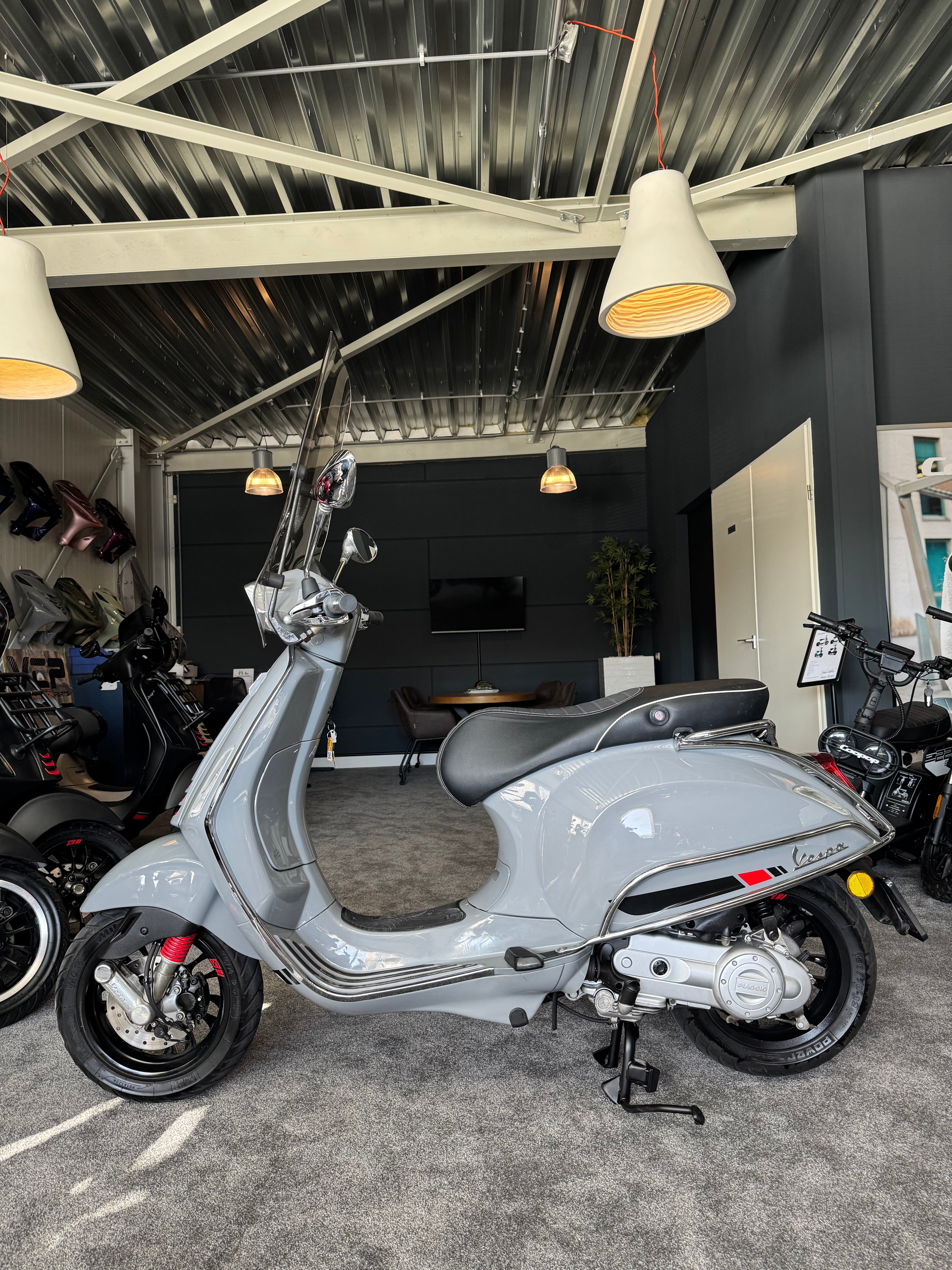 Vespa sprint 50s | Nardo | Garantie | Dealer onderhouden