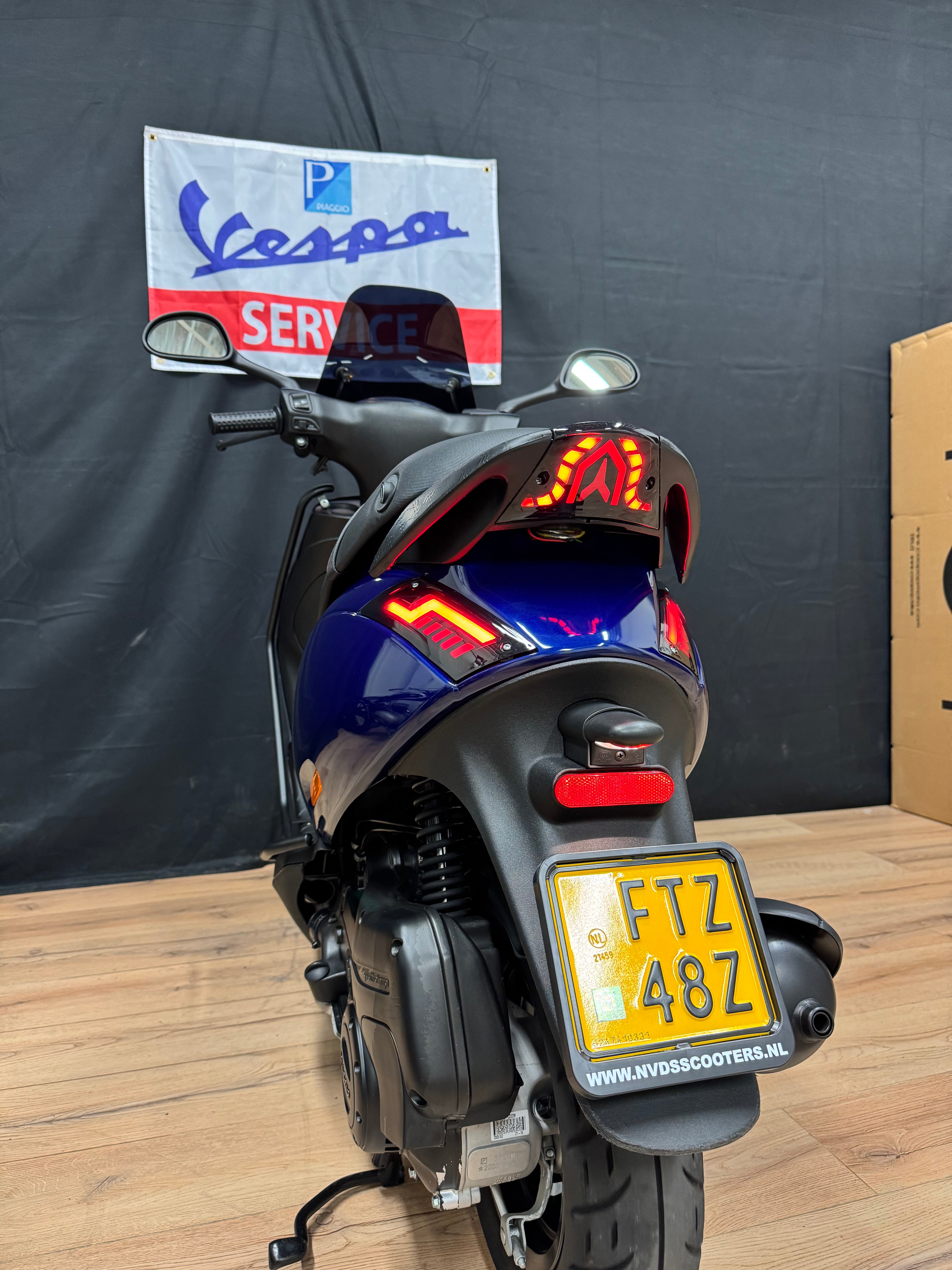 Piaggio Zip 50s - Custom - Nieuwstaat - Garantie - Full option