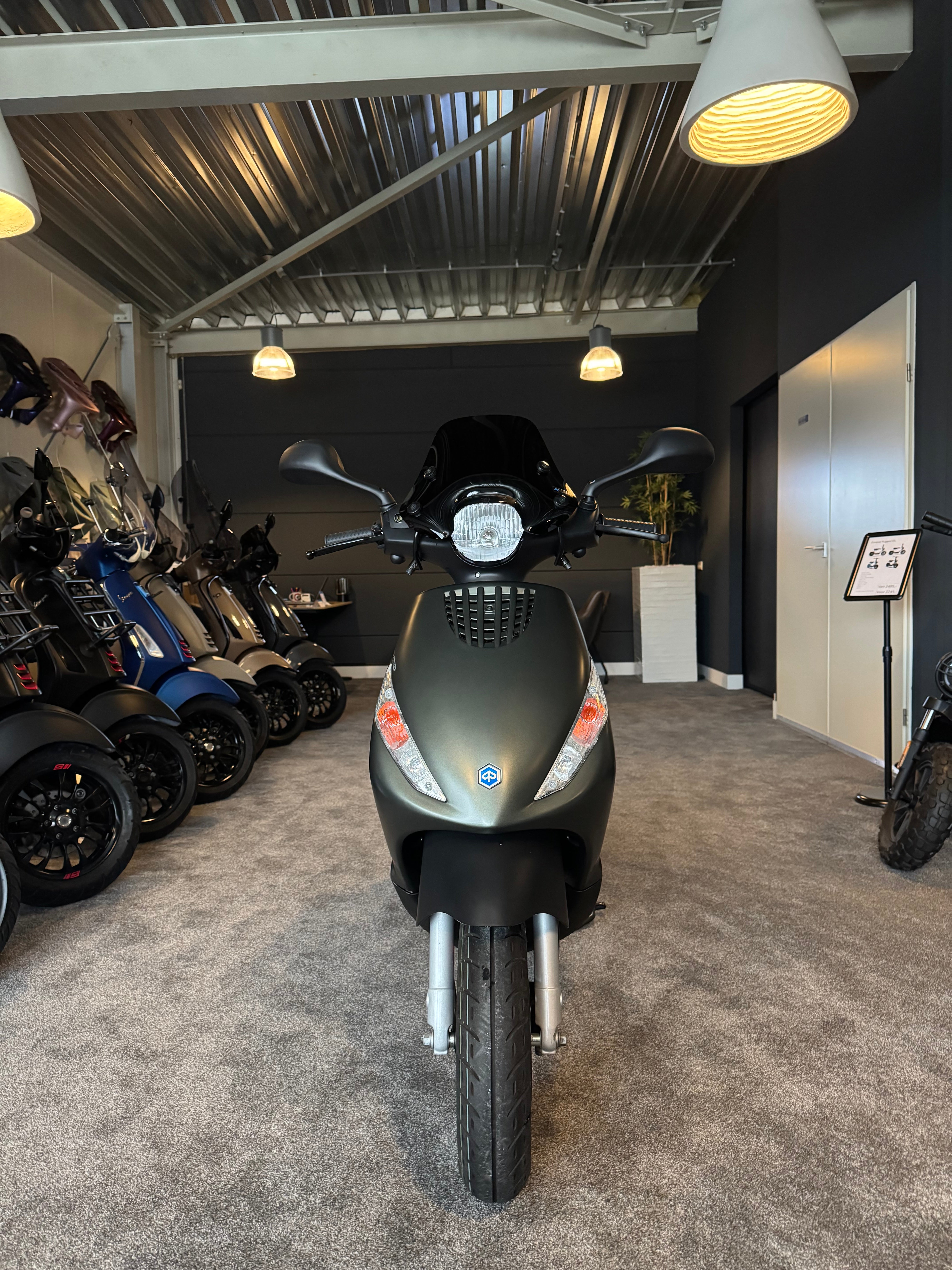 Piaggio Zip 50s | 1400km | Garantie | Nieuwstaat | Brom