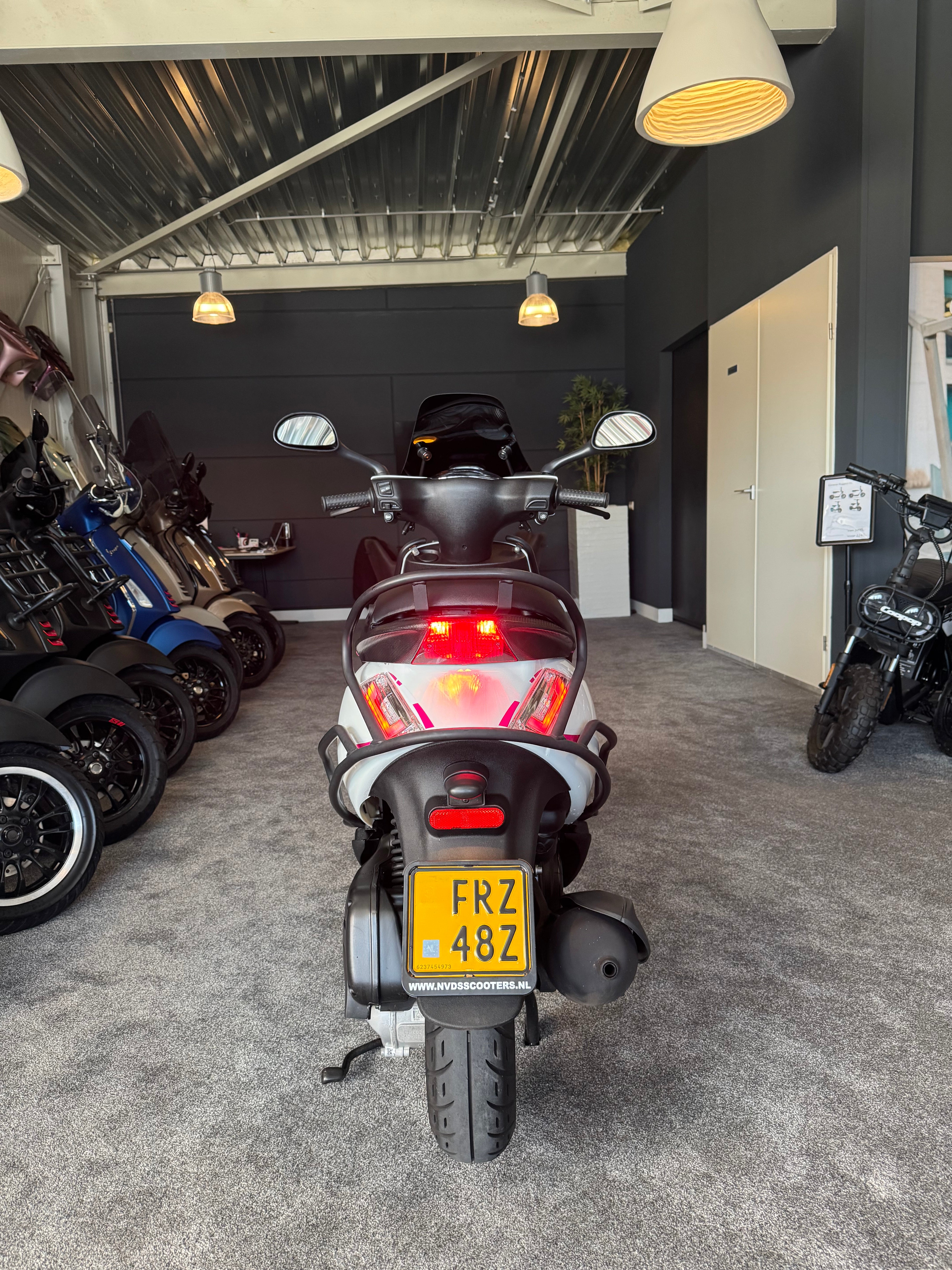Piaggio Zip 50s | Custom | Full option | Brom | Garantie