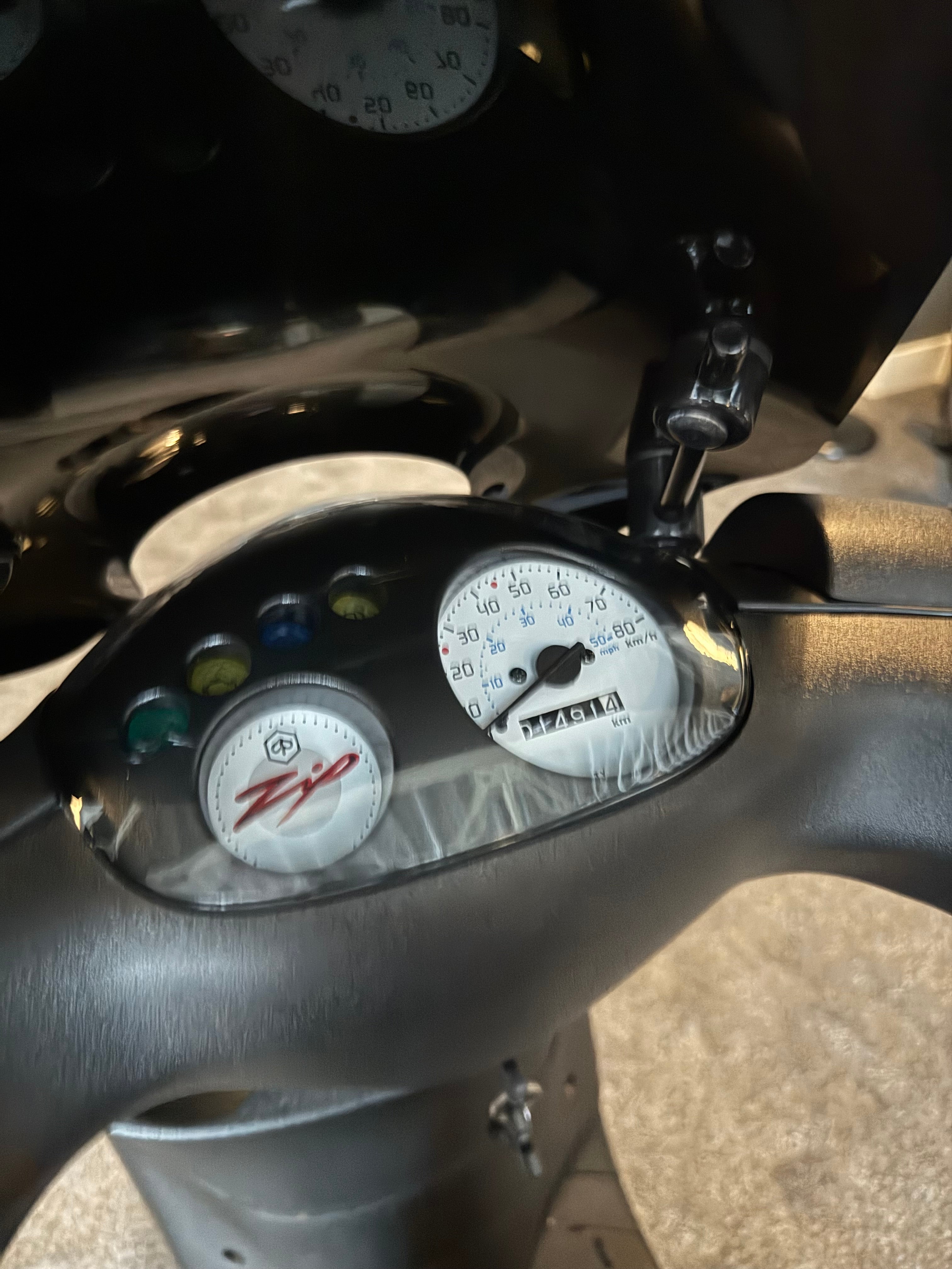 Piaggio Zip 50s | 1400km | Garantie | Nieuwstaat | Brom