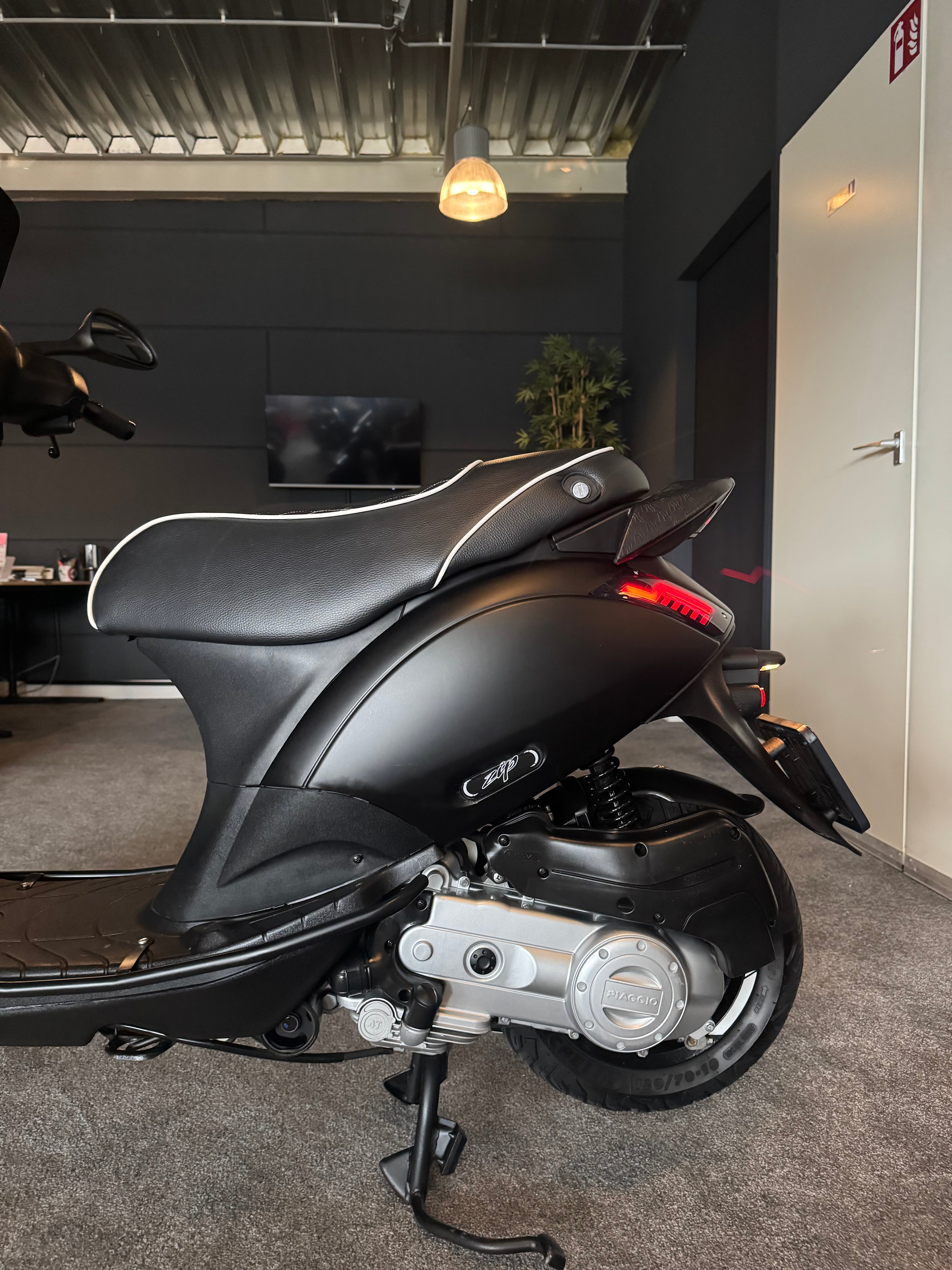 Piaggio Zip 50S | Full option | 2024 | Brom | Garantie