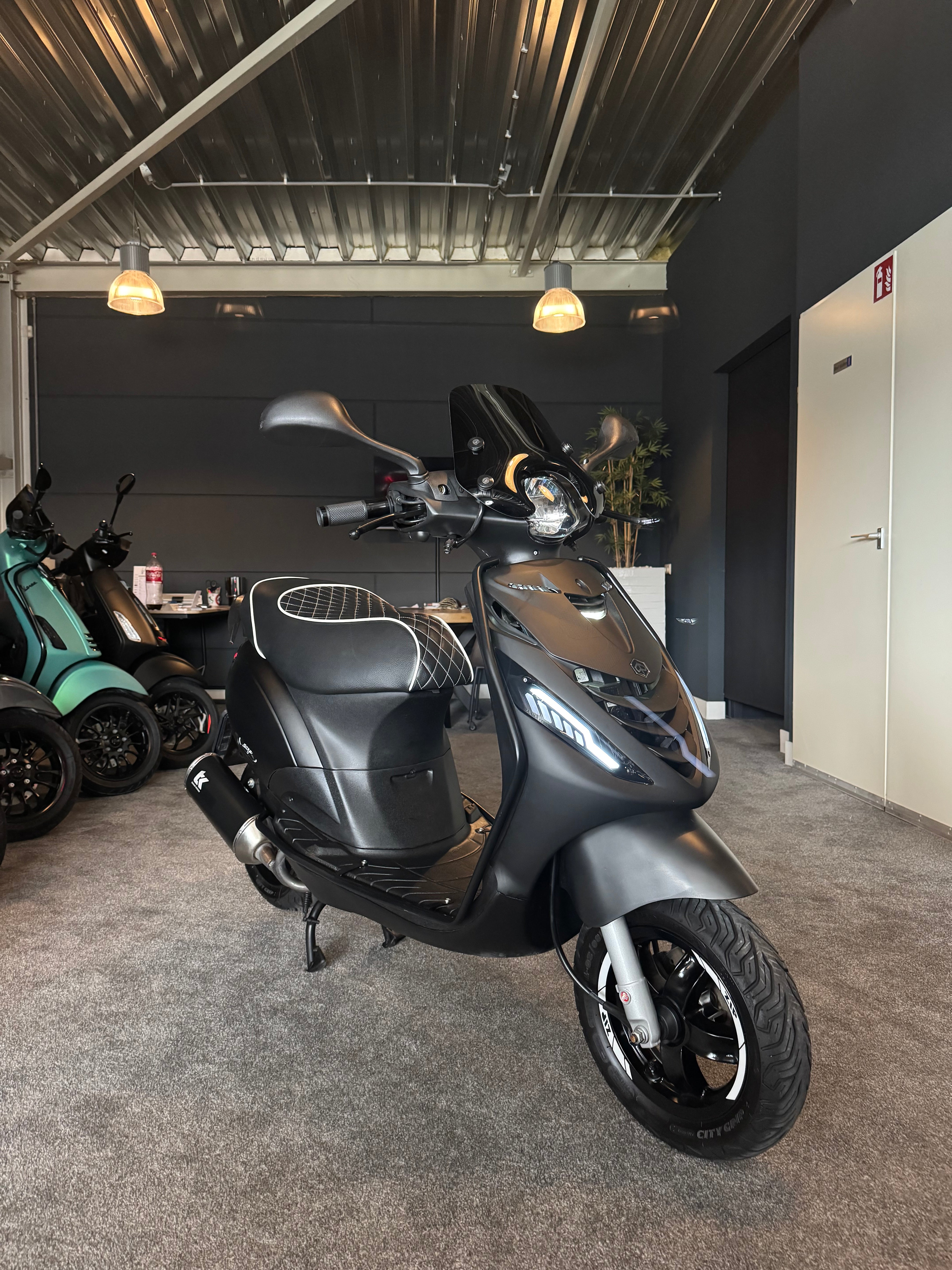 Piaggio Zip 50S | Full option | 2024 | Brom | Garantie