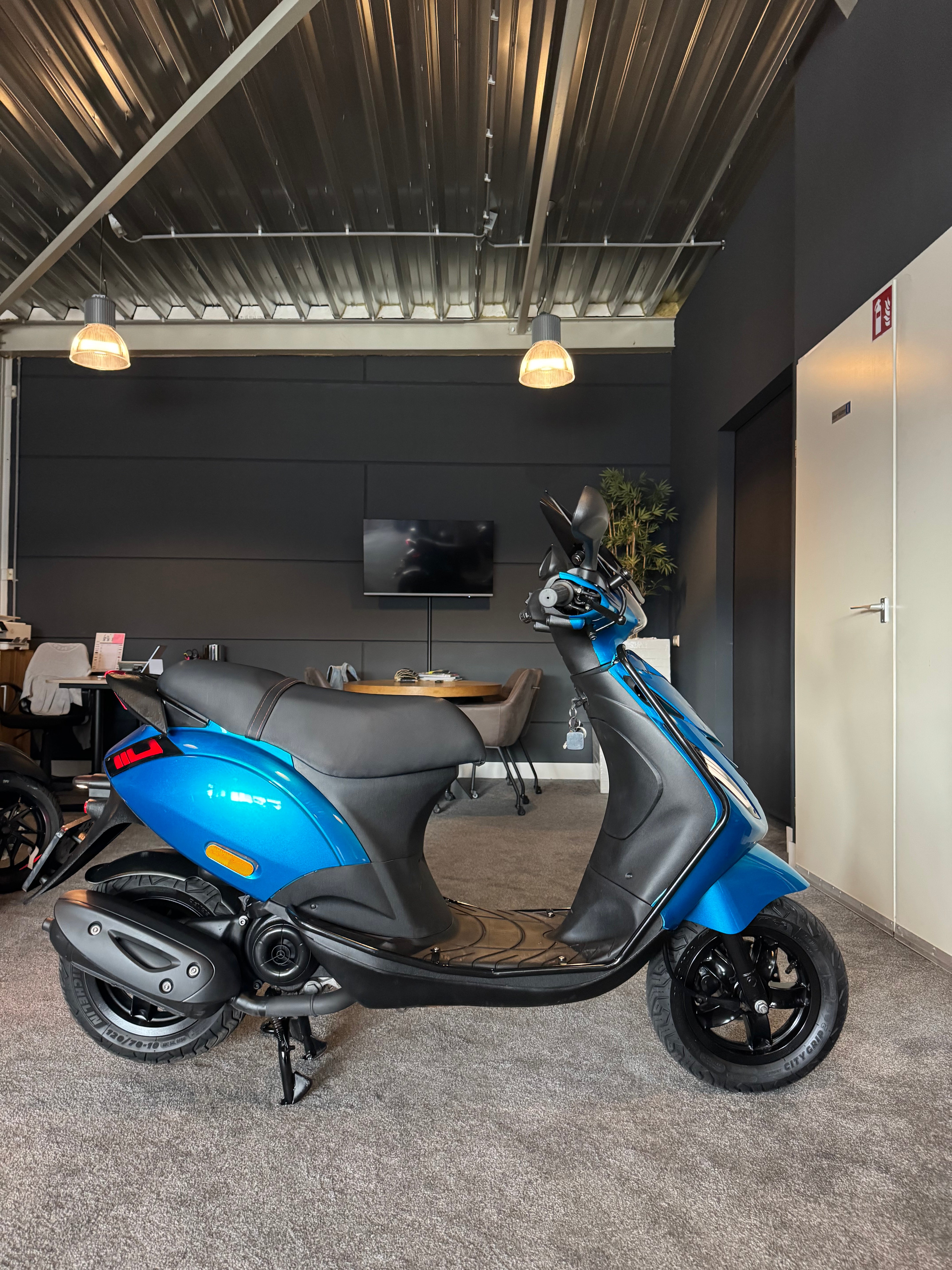 Piaggio Zip 50S | Full option | 2024 | Brom | Garantie