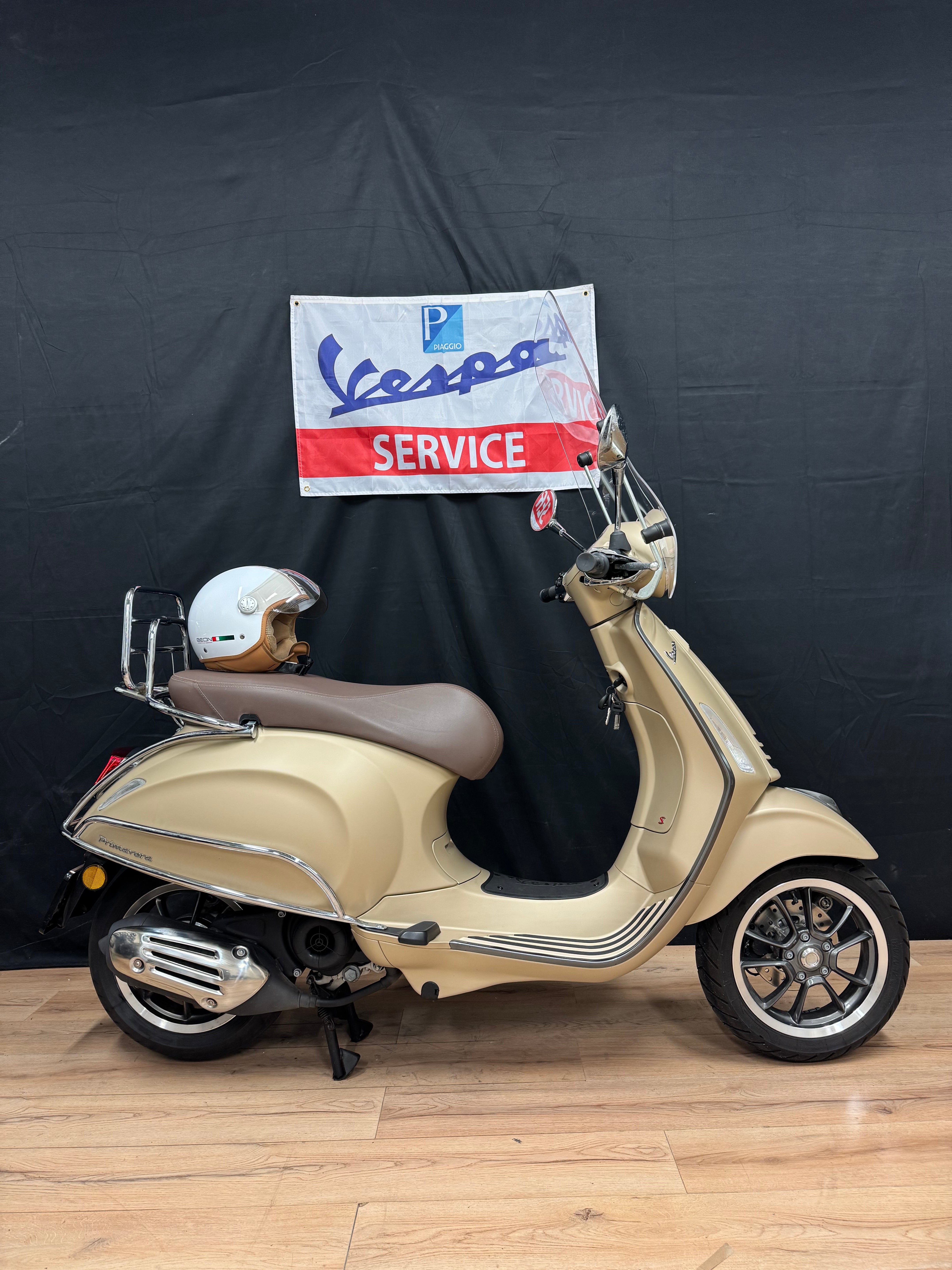 Vespa Primavera 50s | Nieuwstaat | 1800km | Uniek | Garantie