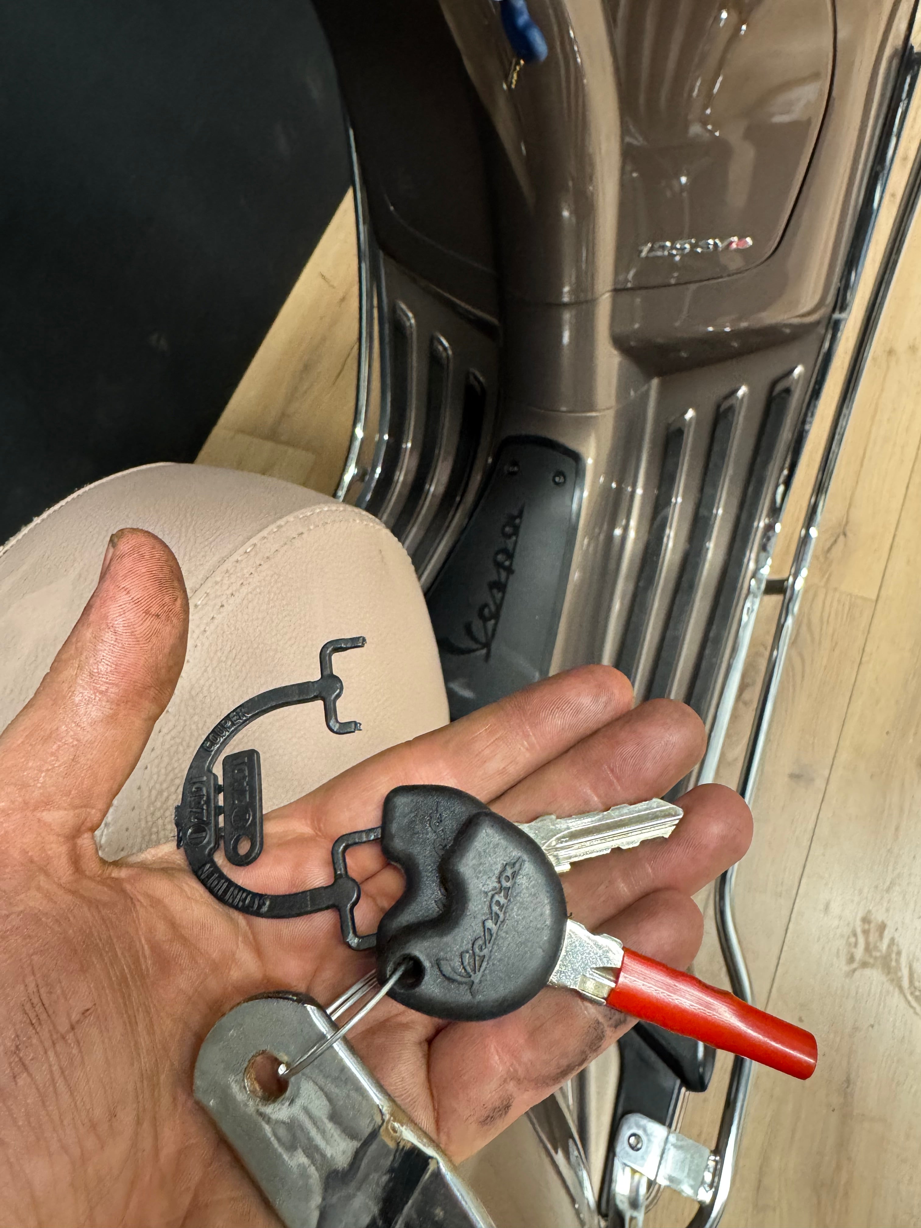 Vespa Primavera 125 cc | Nieuw staat | Garantie | Koffer