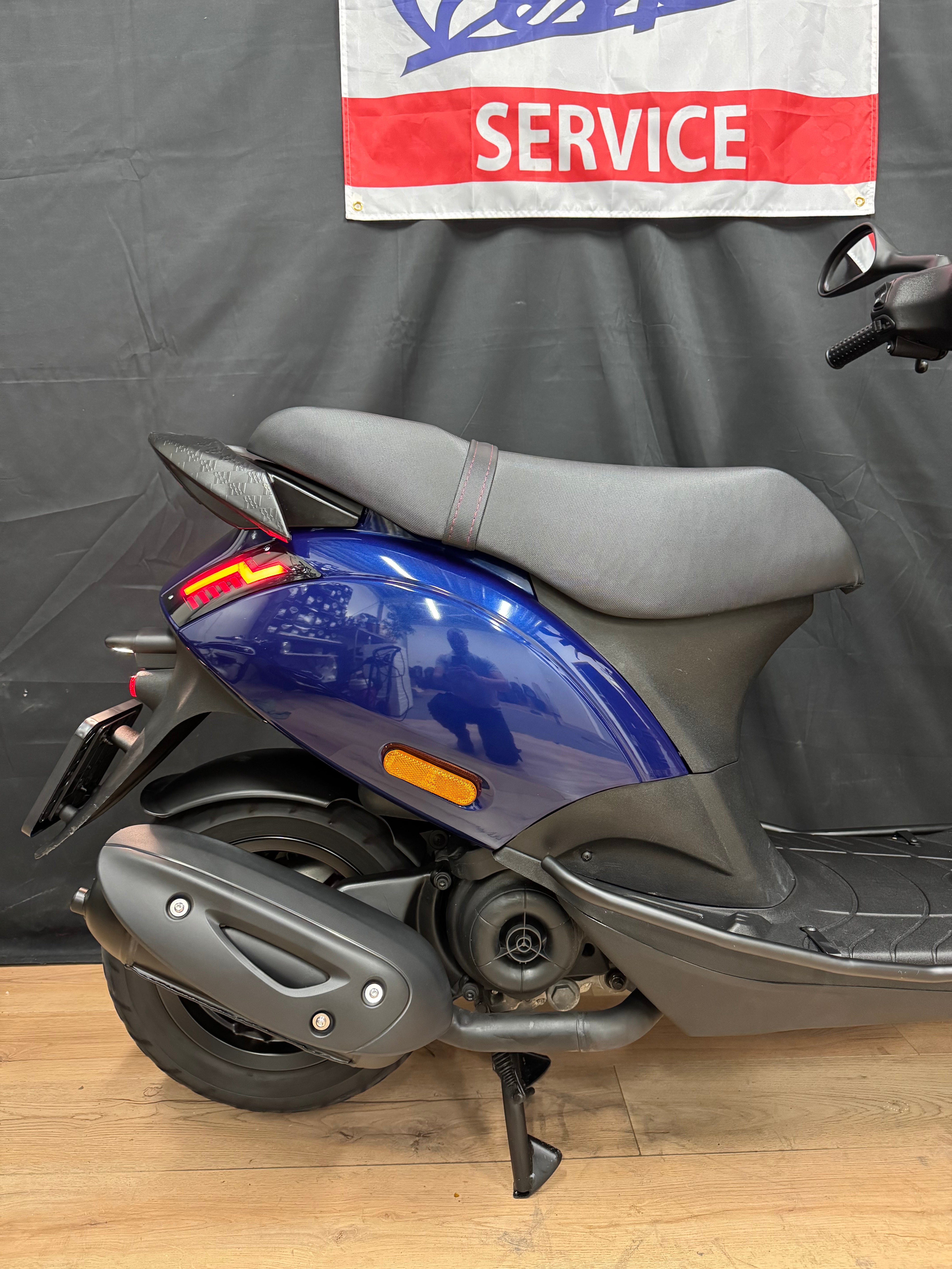 Piaggio Zip 50s - Custom - Nieuwstaat - Garantie - Full option
