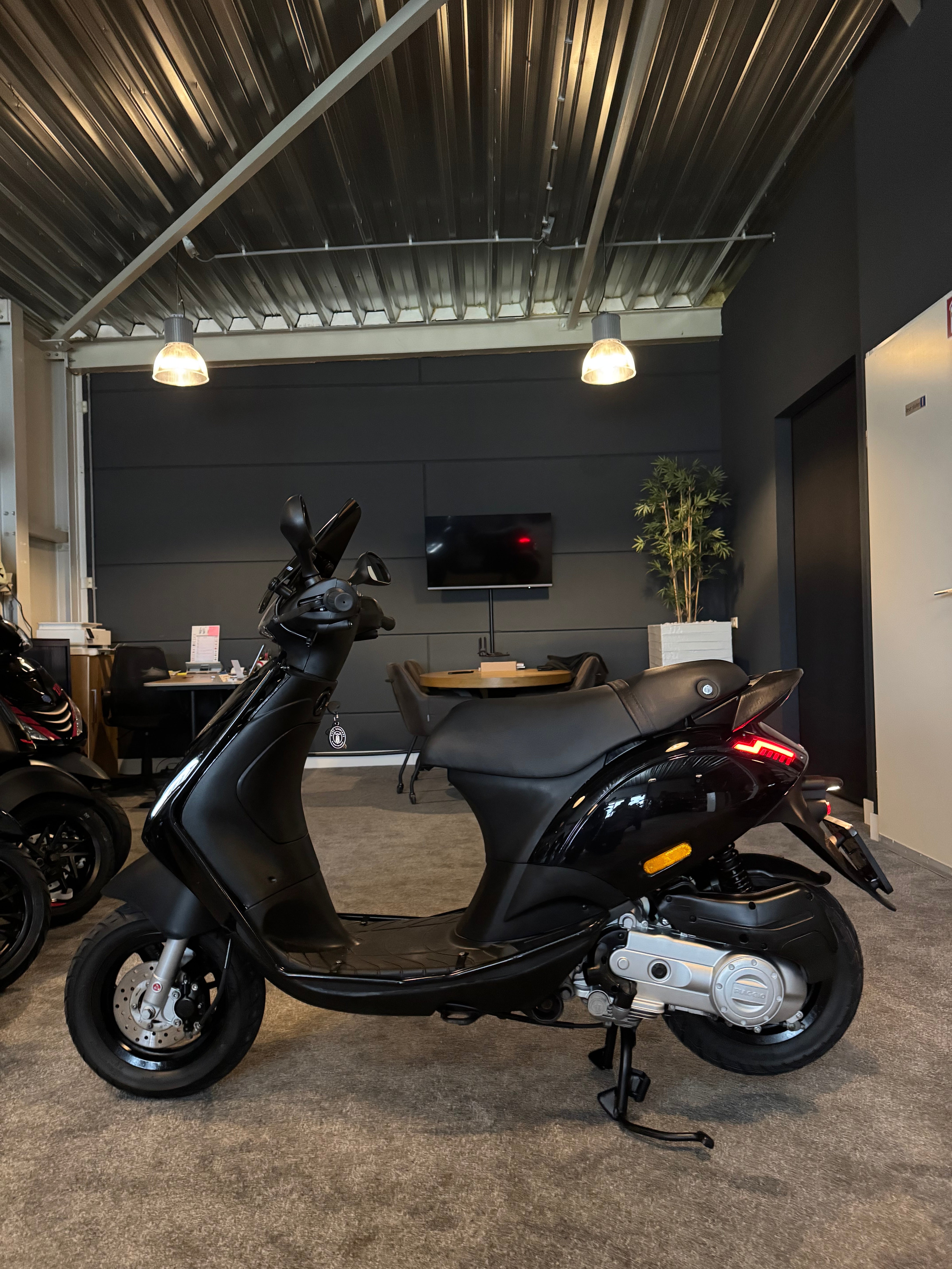 Piaggio Zip 50s | Nieuwstaat | Full option | 2024 | Brom