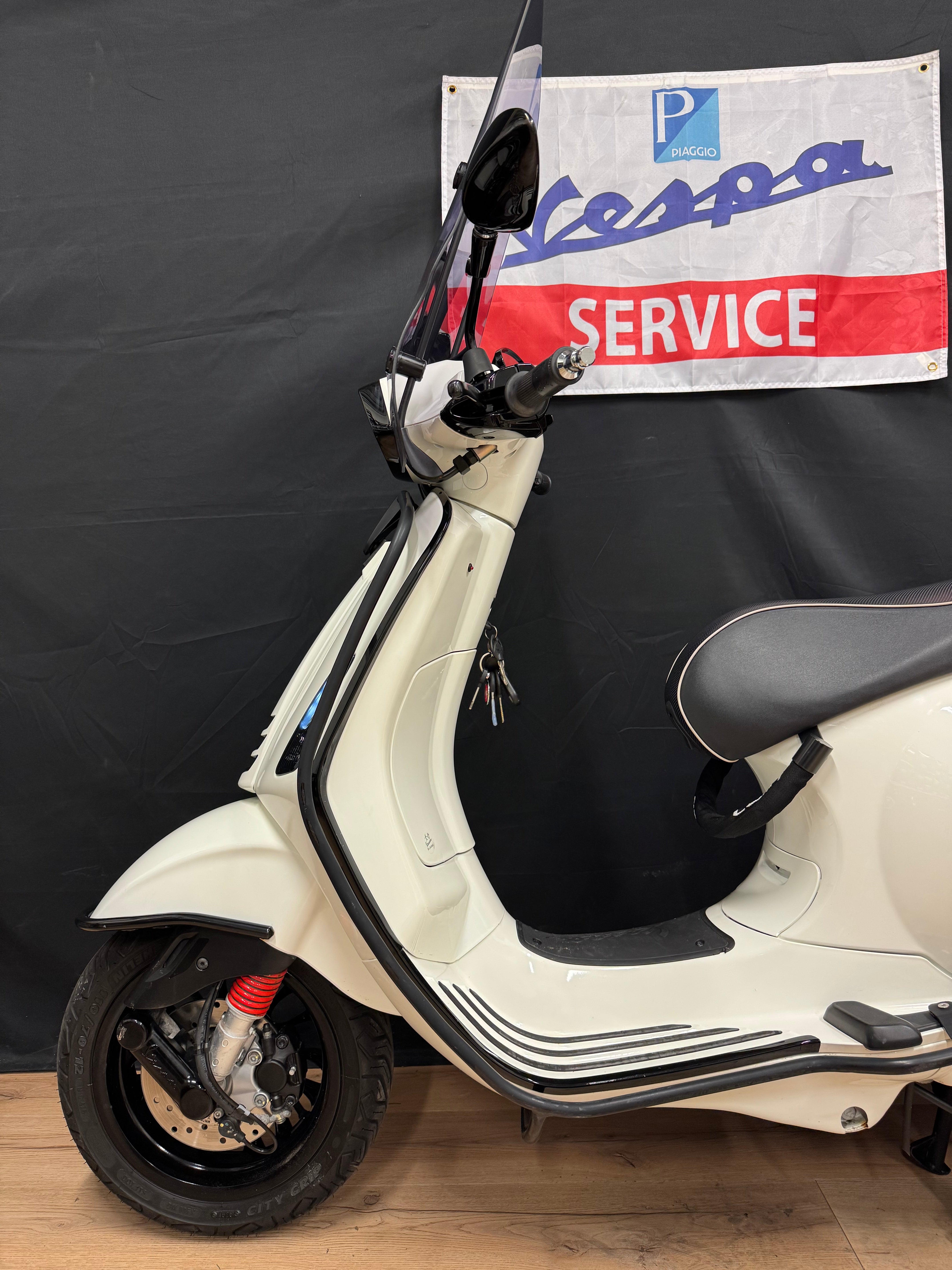 Vespa sprint 50S | Full option | Garantie | Brom / Snor