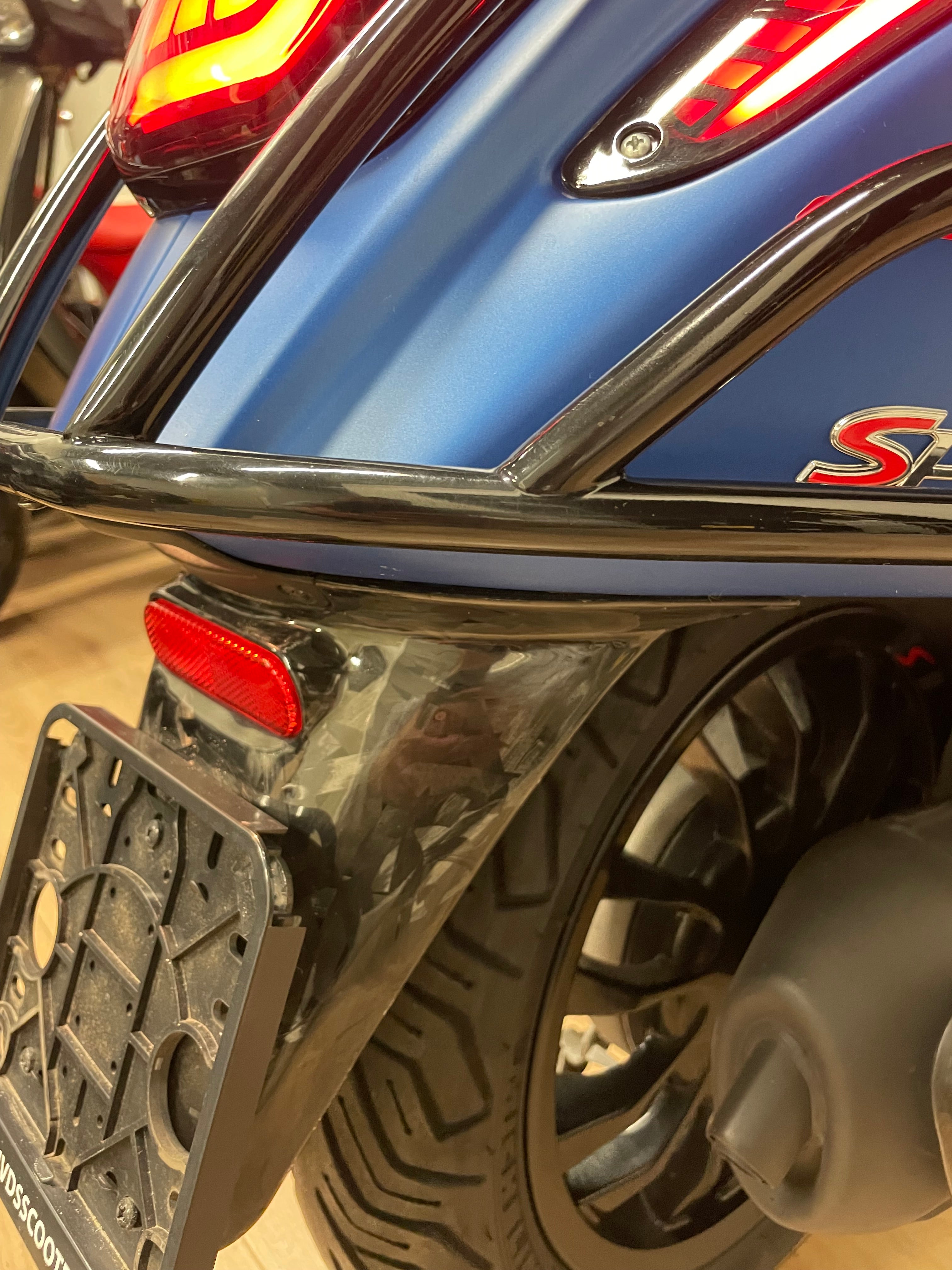 Vespa sprint E5 | Carbon | Malossi | Full option | Garantie