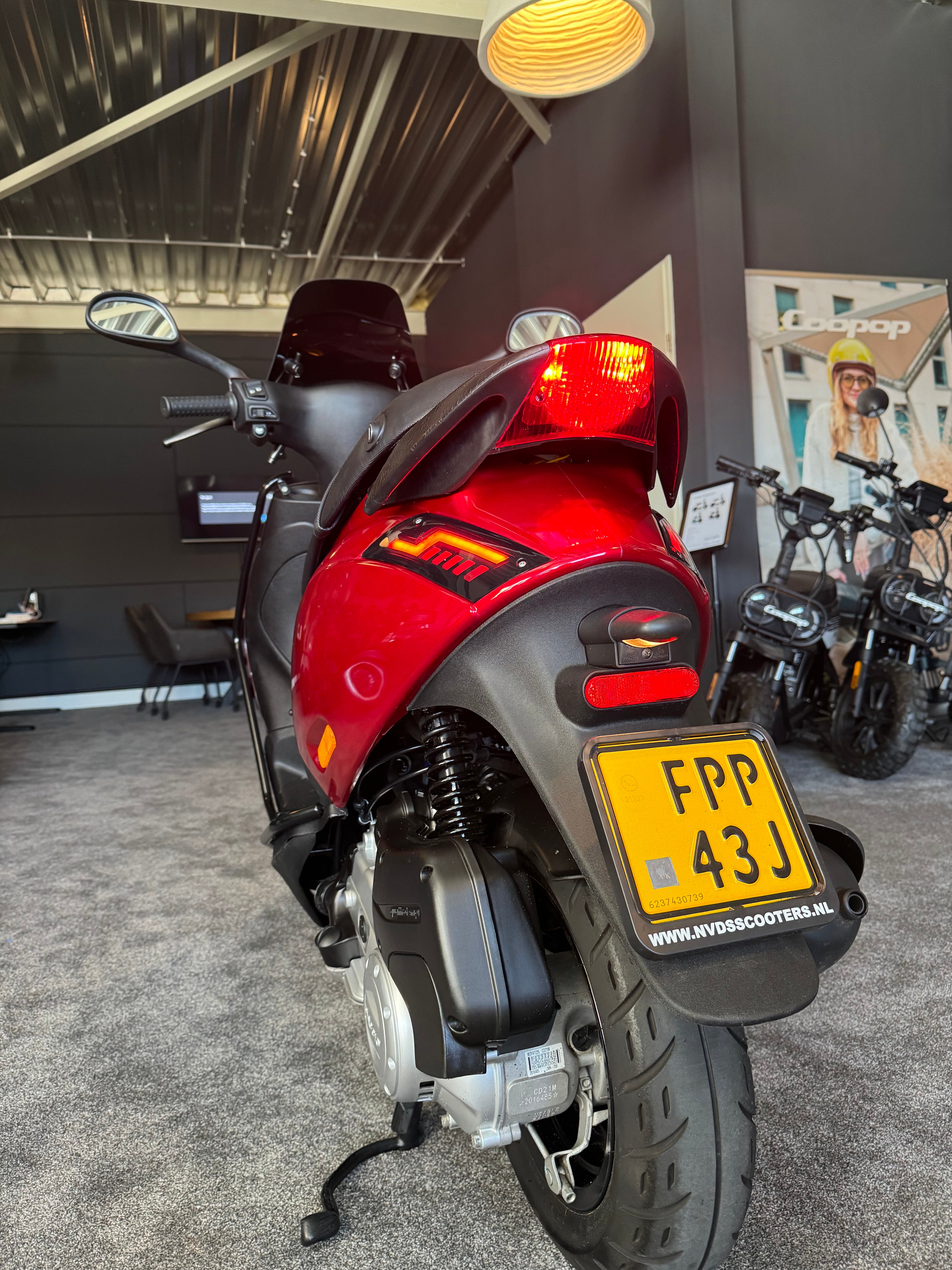 Piaggio Zip 50s | Full option | Custom | Brom | 1e eigenaar