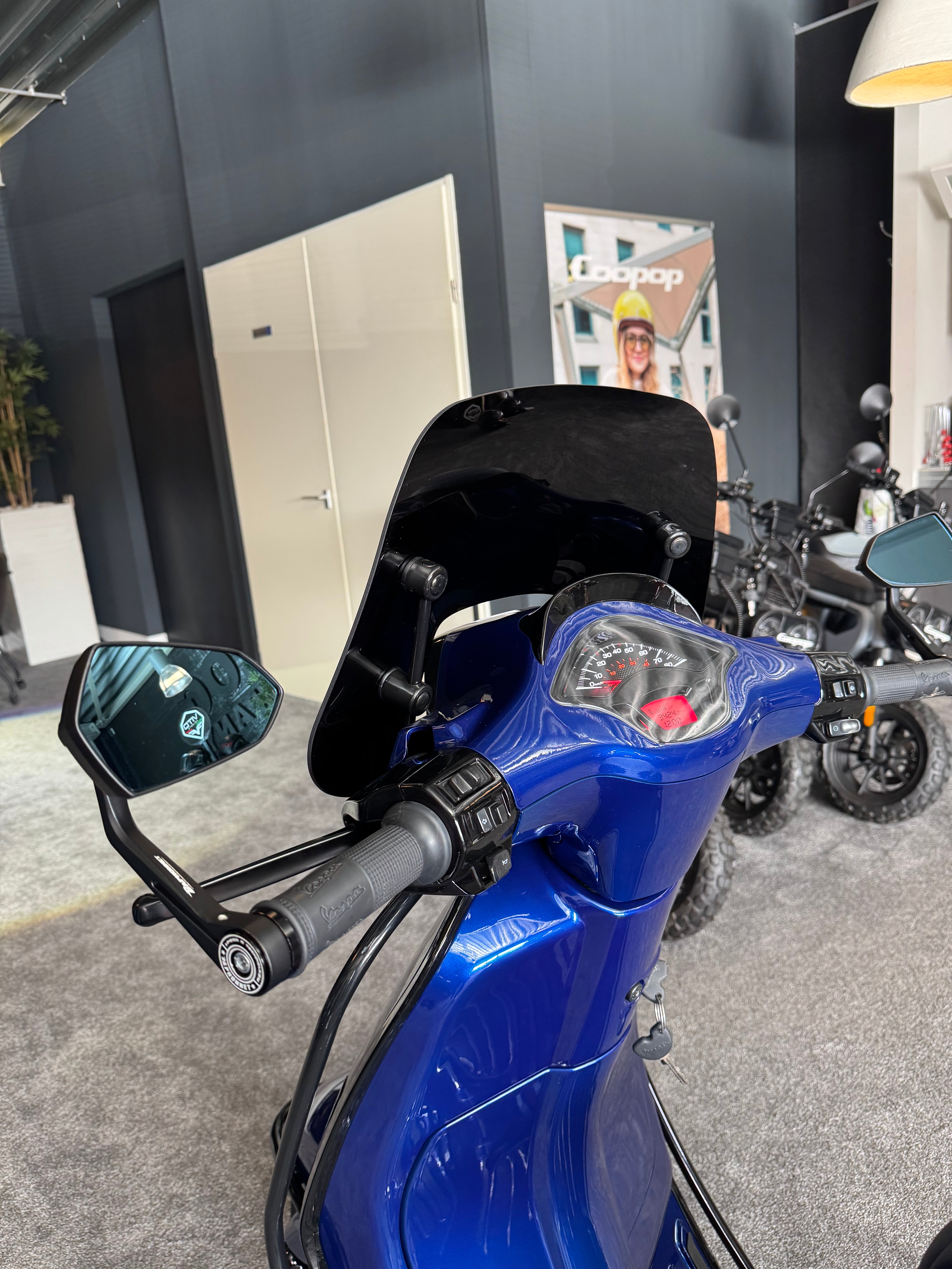 Vespa sprint 50S | Custom | Full option | Nieuwstaat |3000km